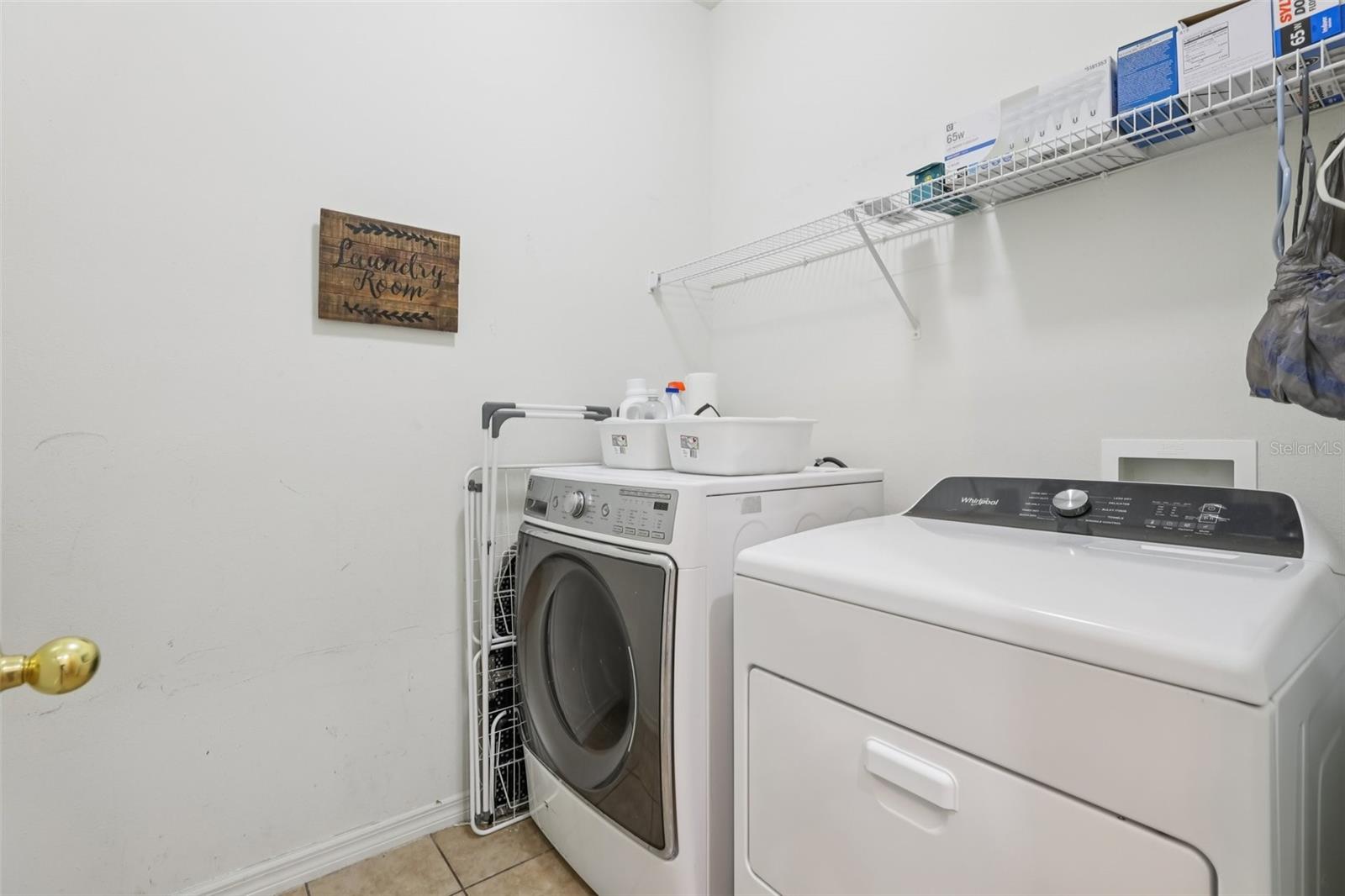 Image 20 of 37 For 1689 Strathmore Circle