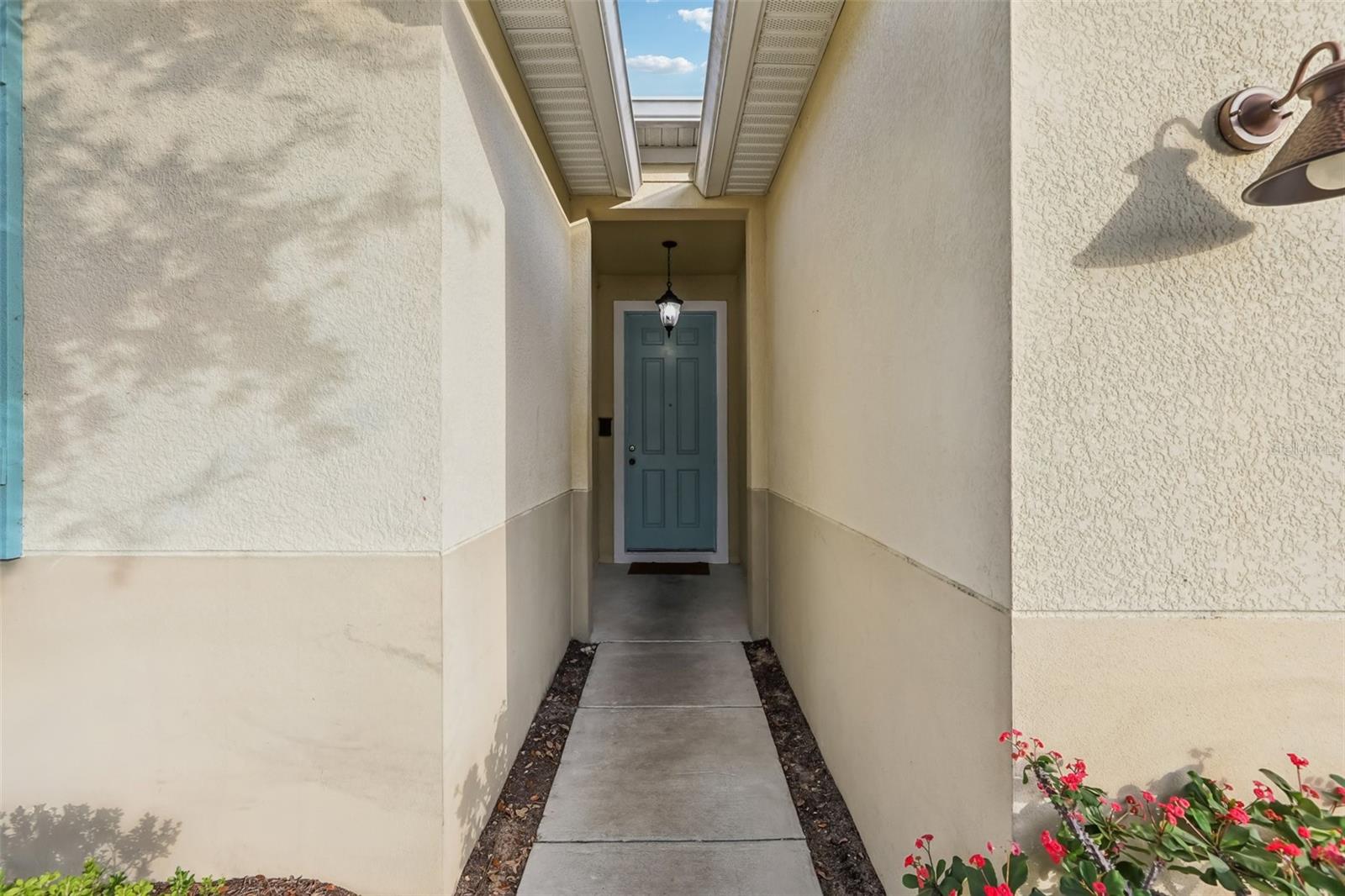 Image 4 of 37 For 1689 Strathmore Circle