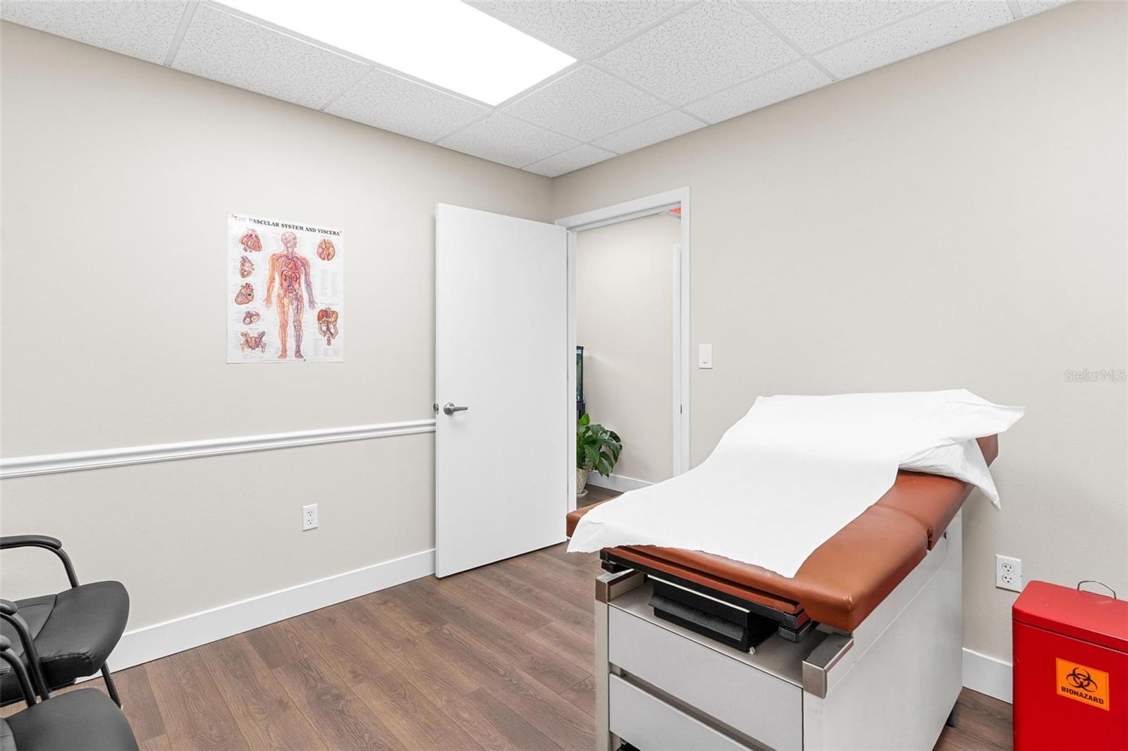 Image 17 of 33 For 920 Rolling Acres Road 201