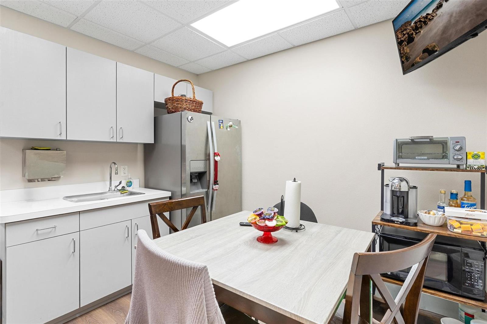 Image 20 of 33 For 920 Rolling Acres Road 201