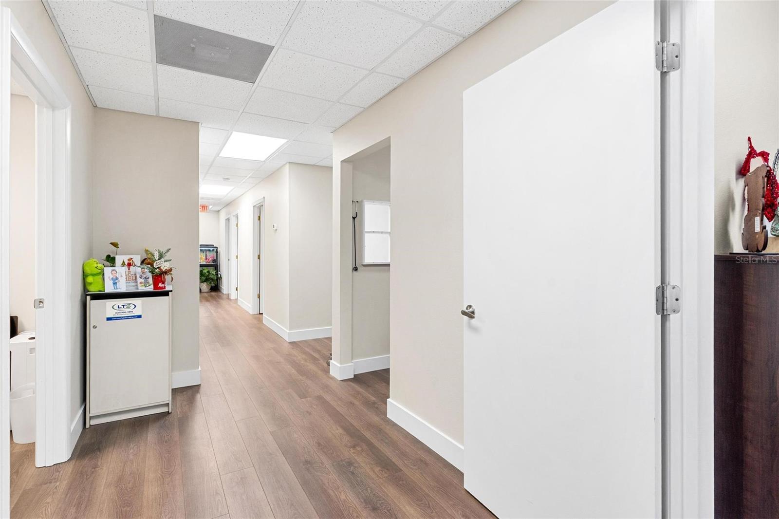 Image 23 of 33 For 920 Rolling Acres Road 201