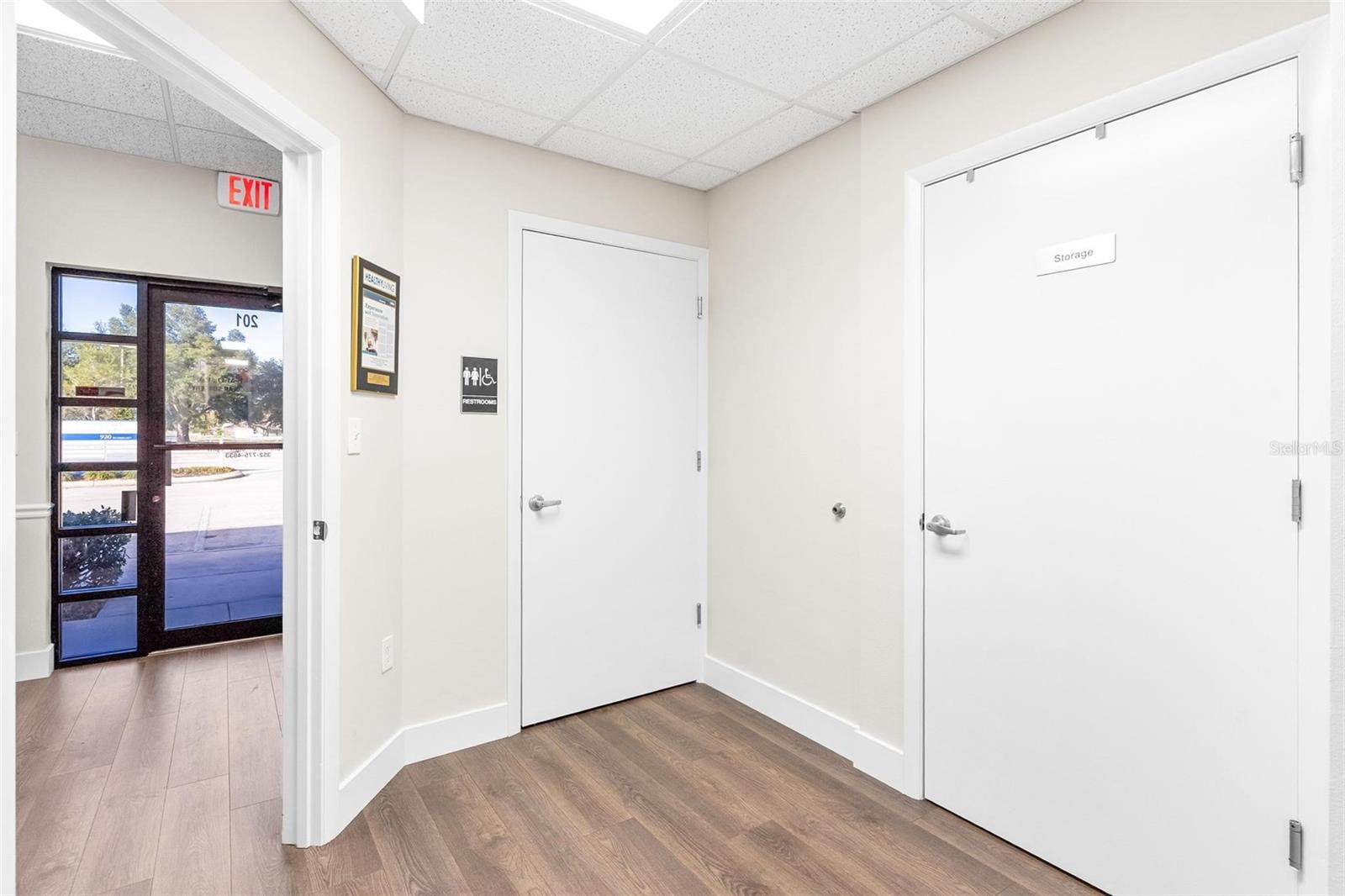 Image 7 of 33 For 920 Rolling Acres Road 201