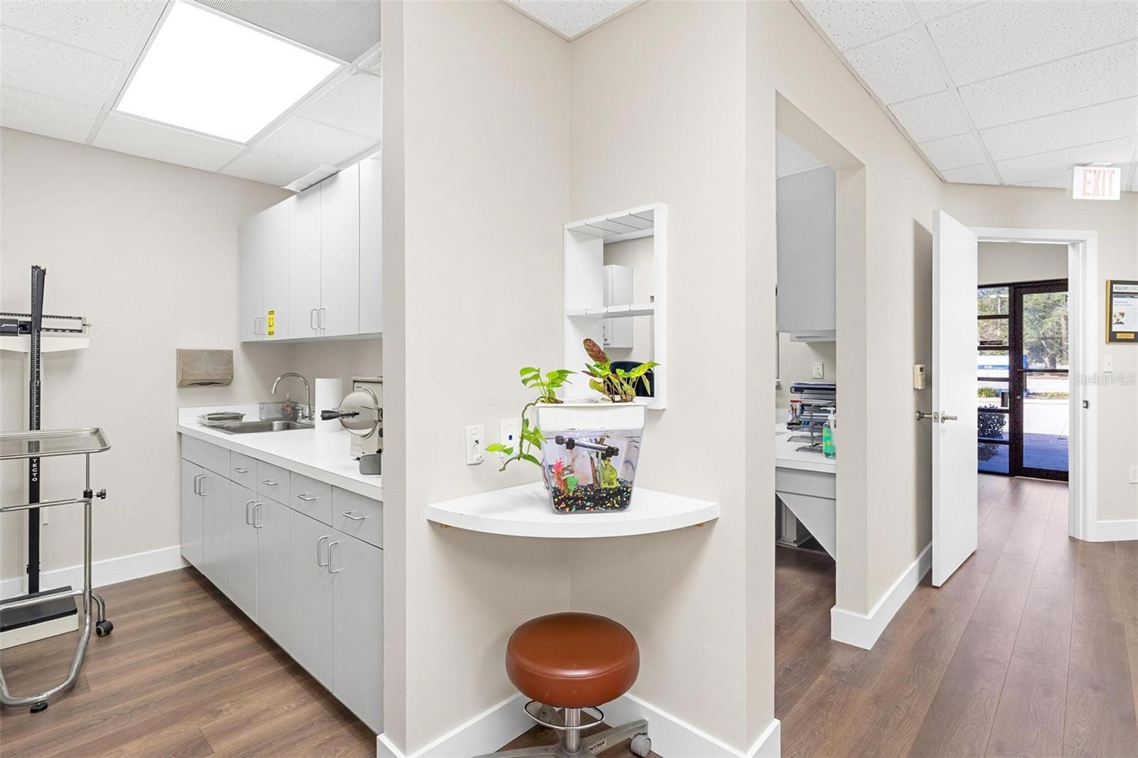 Image 8 of 33 For 920 Rolling Acres Road 201