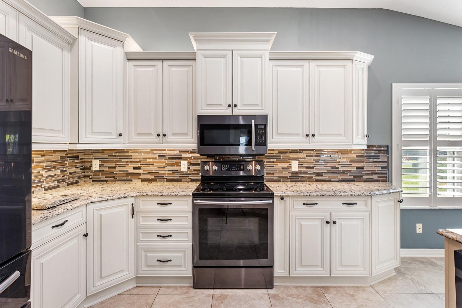 Image 11 of 37 For 602 Juanita Court