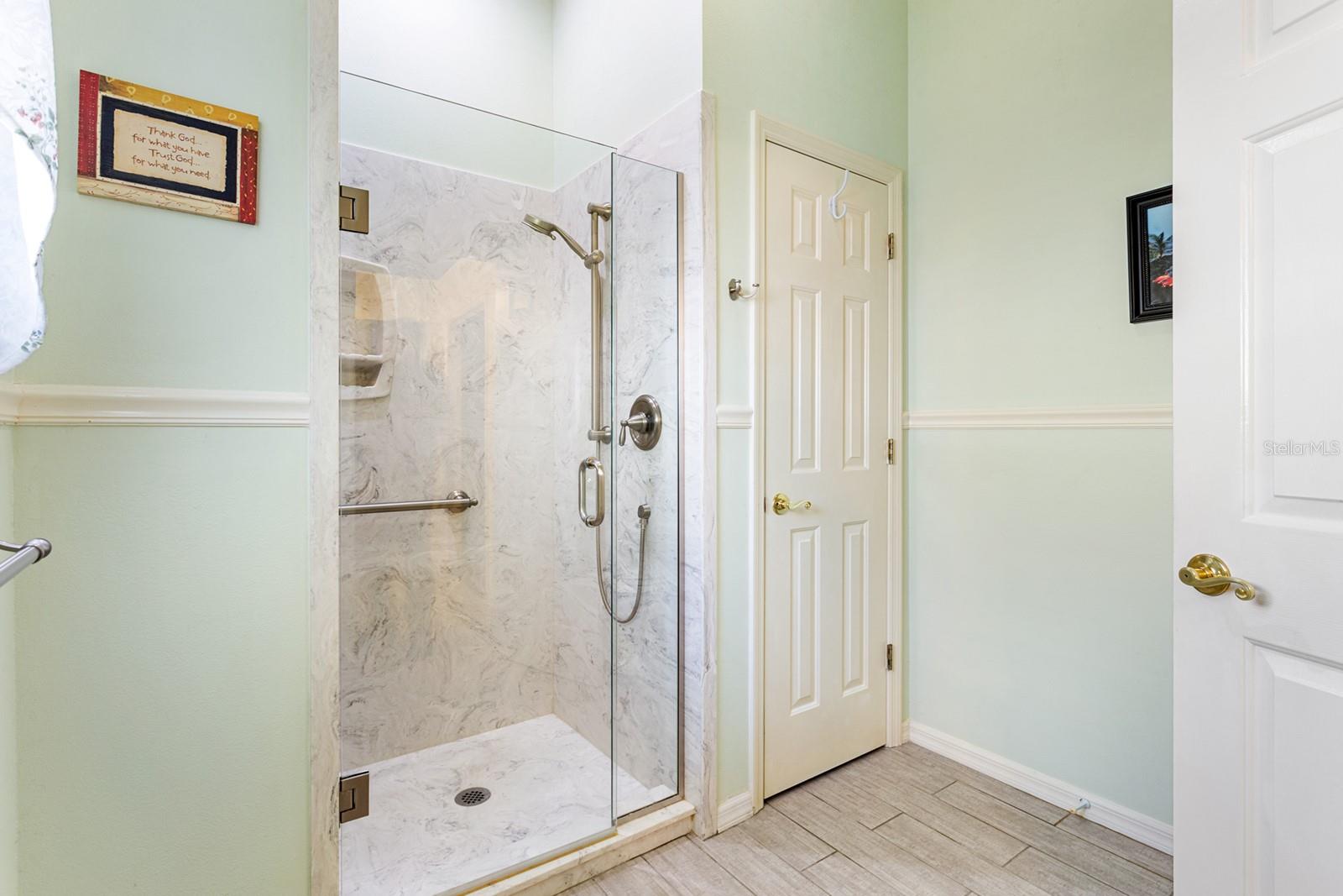 Image 21 of 37 For 602 Juanita Court