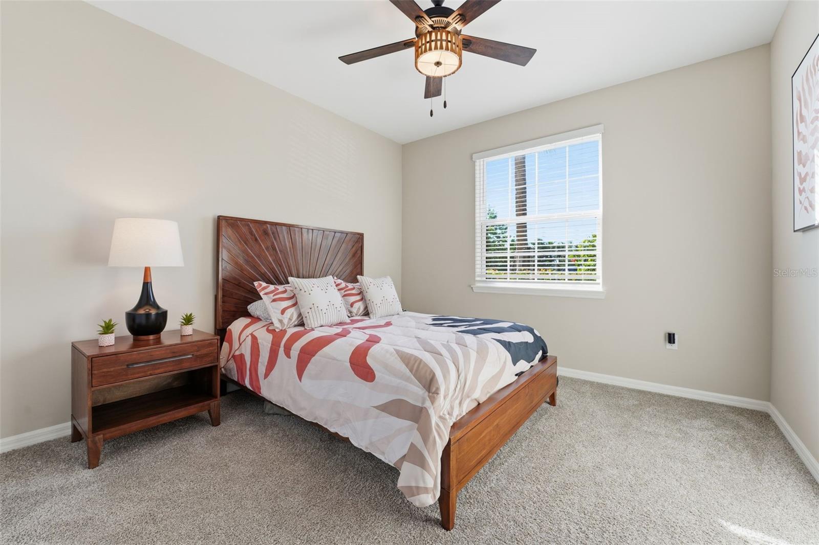 Image 17 of 50 For 23343 Collina Way 7-102