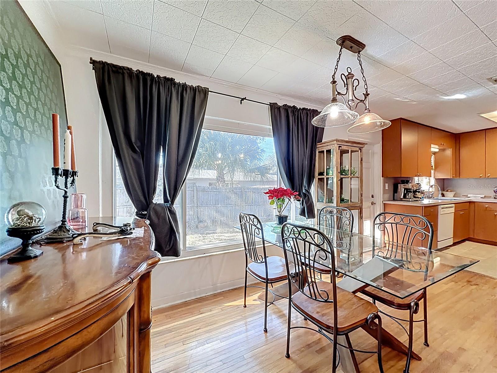 Image 15 of 27 For 114 Park Avenue