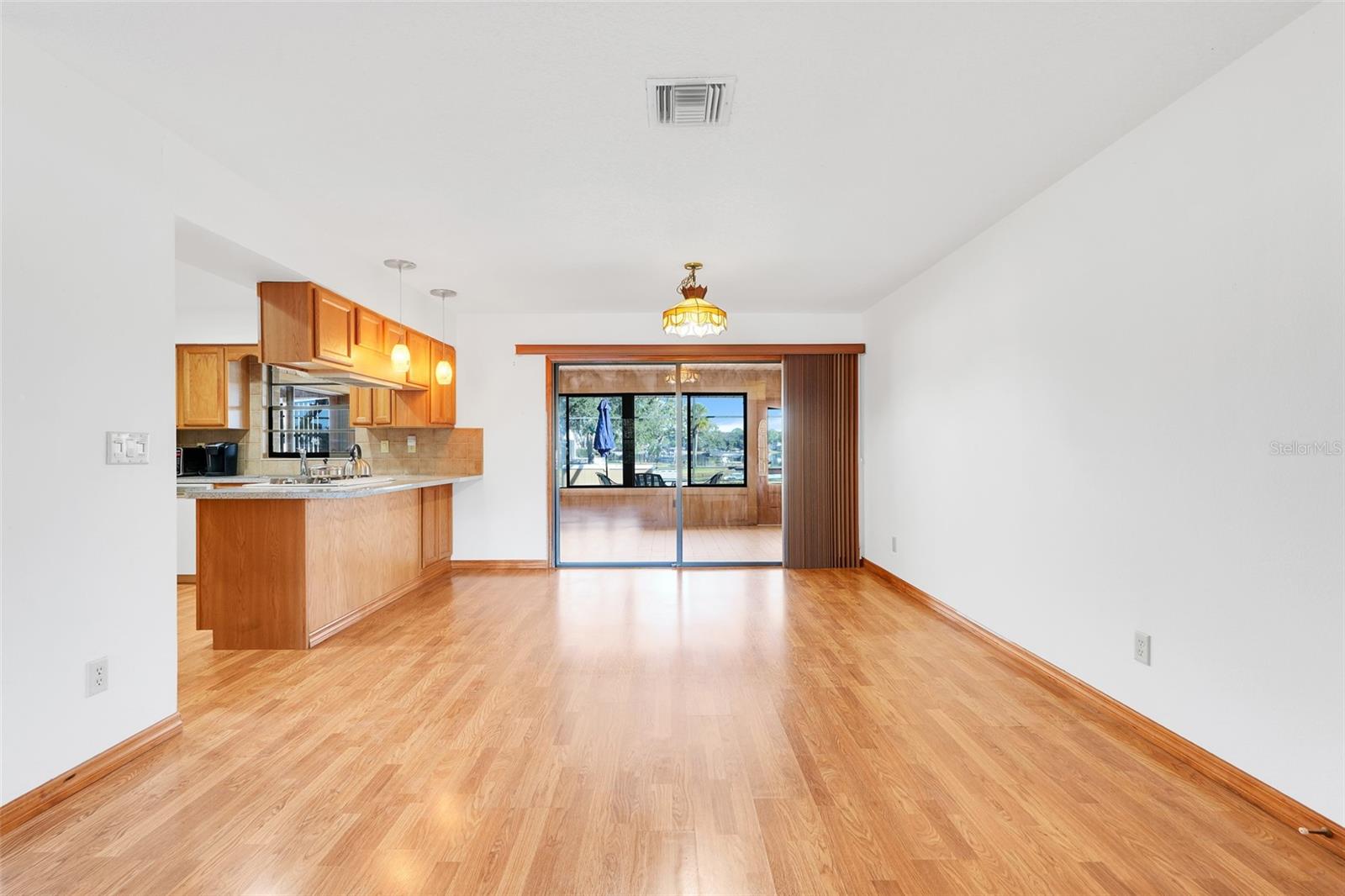 Image 11 of 51 For 940 Johnson Drive