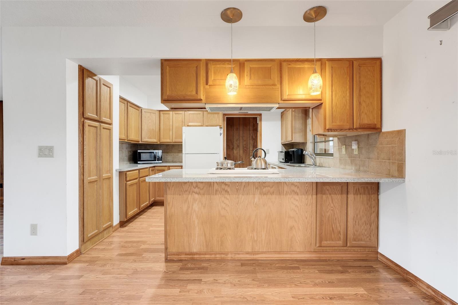 Image 13 of 51 For 940 Johnson Drive