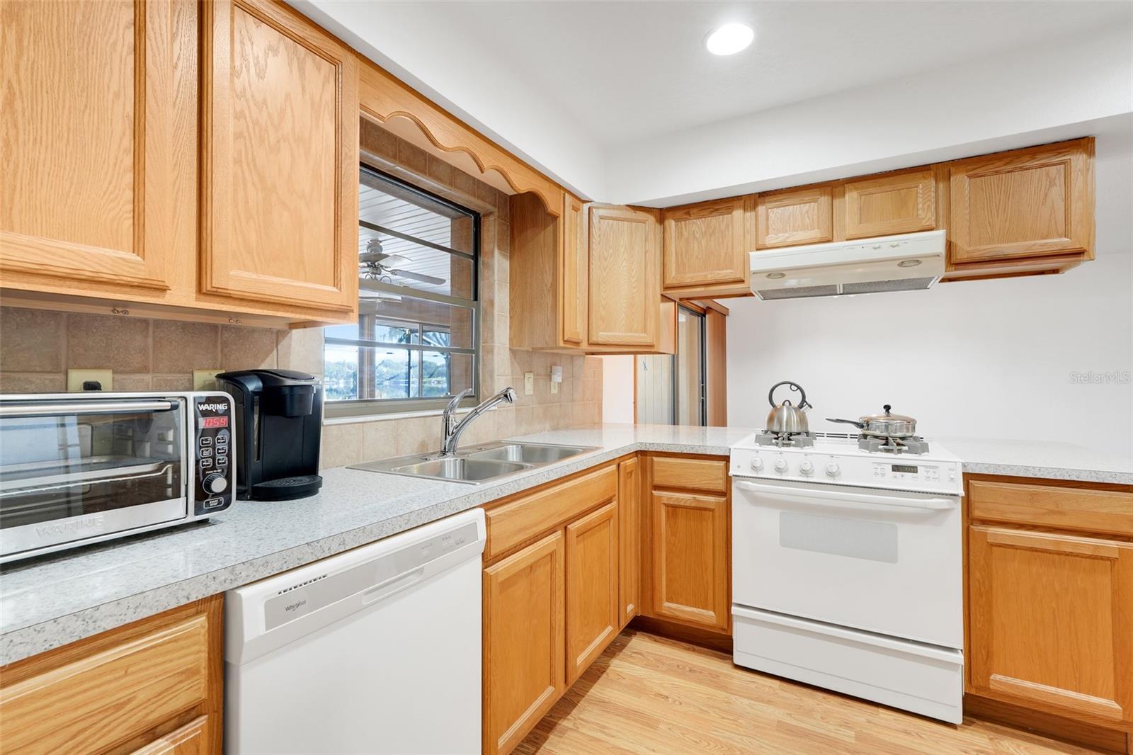 Image 15 of 51 For 940 Johnson Drive