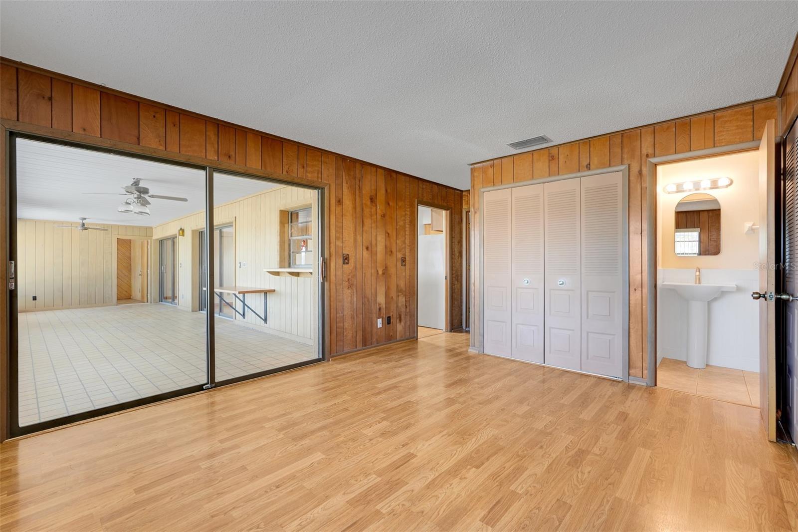 Image 18 of 51 For 940 Johnson Drive