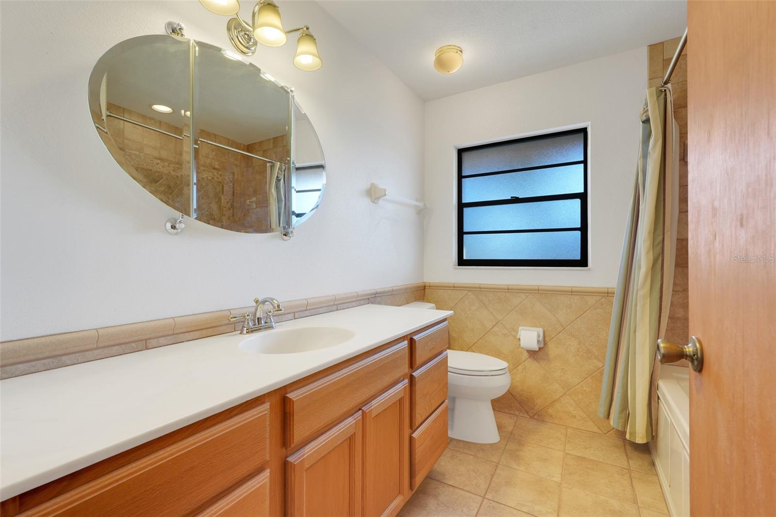 Image 23 of 51 For 940 Johnson Drive