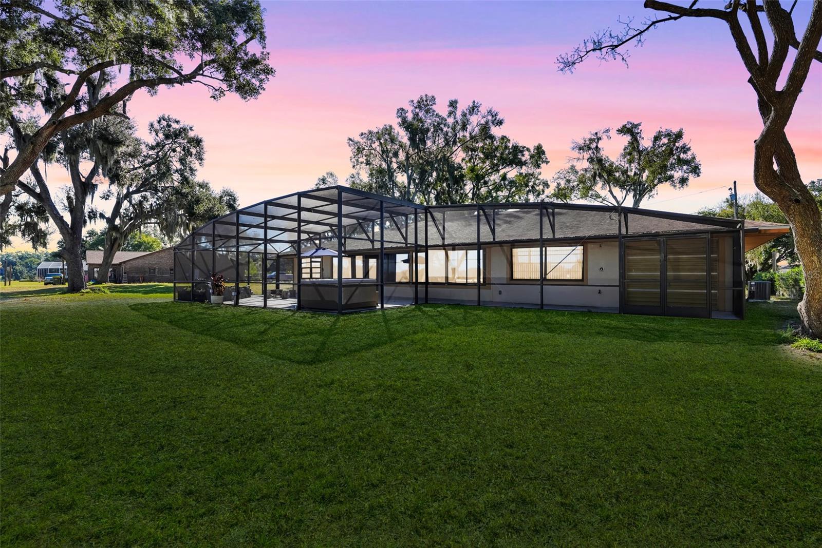 Image 4 of 51 For 940 Johnson Drive