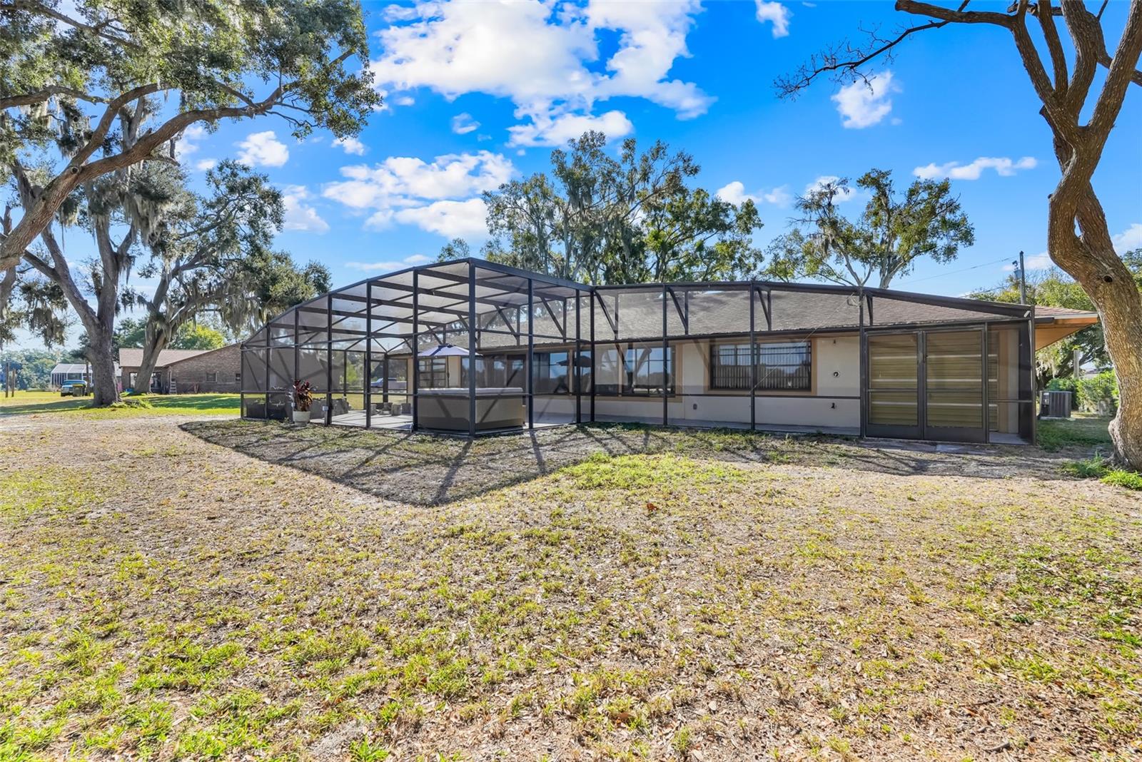 Image 5 of 51 For 940 Johnson Drive