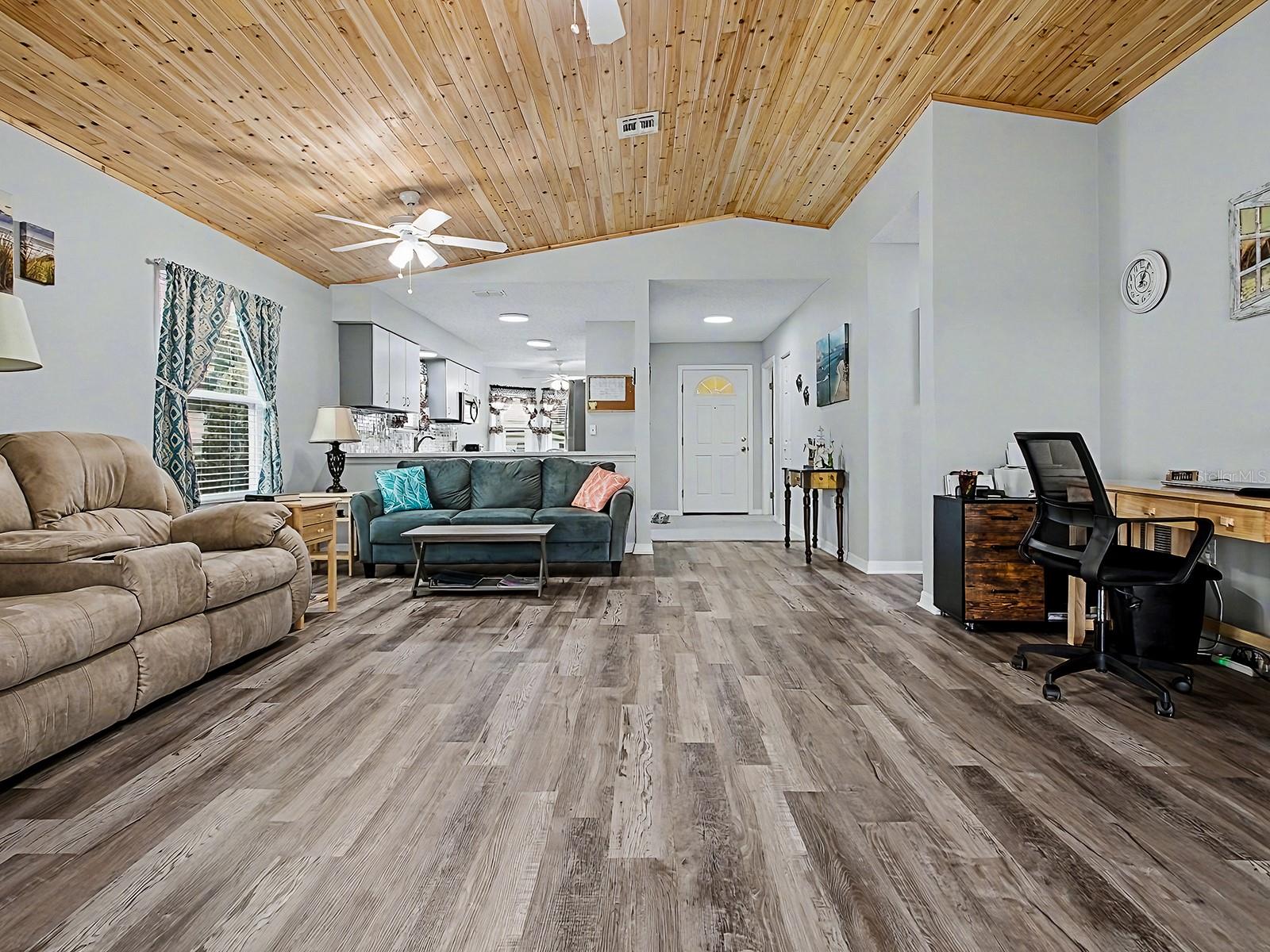 Image 10 of 38 For 634 Timbercrest Drive