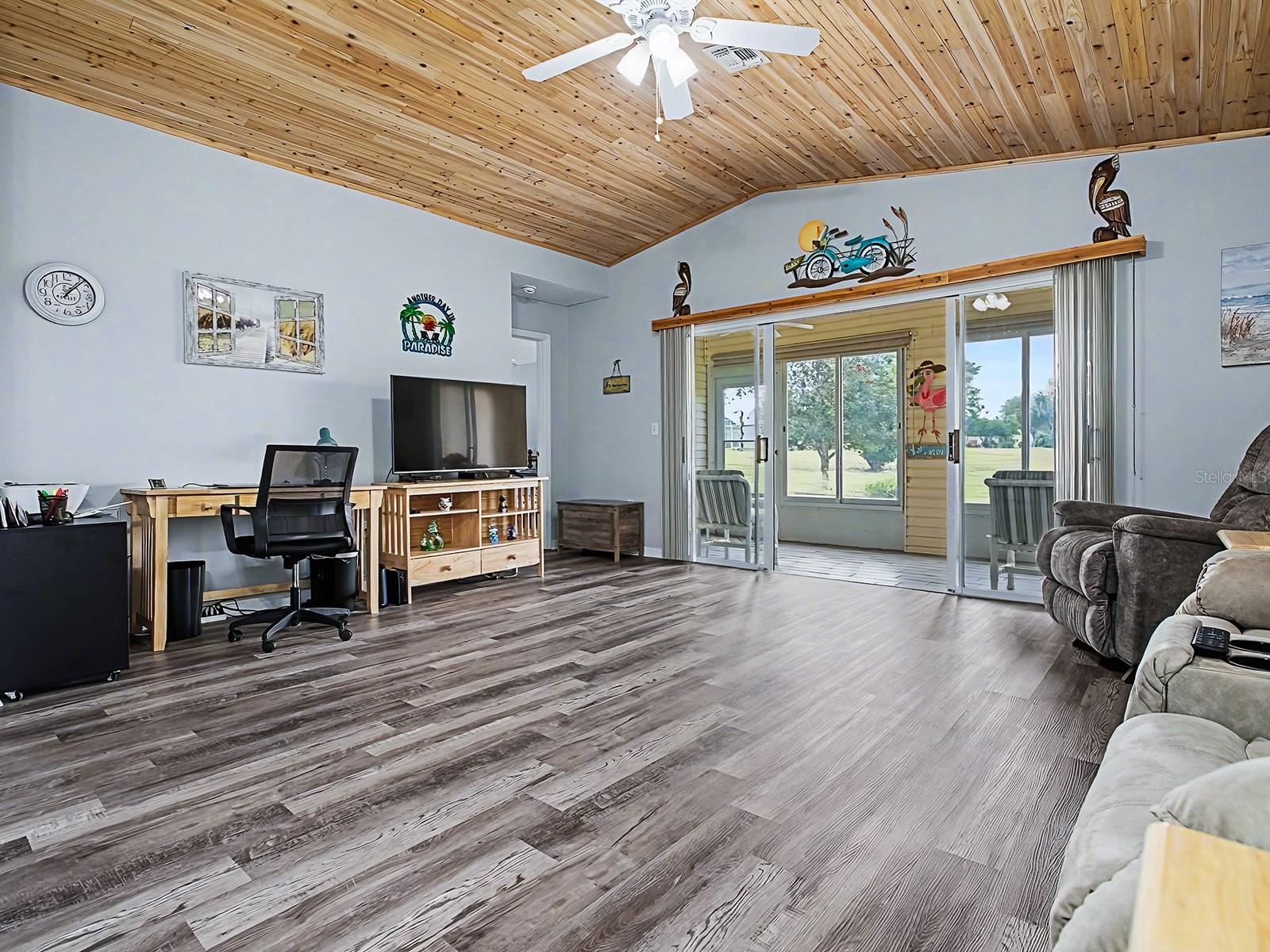 Image 12 of 38 For 634 Timbercrest Drive