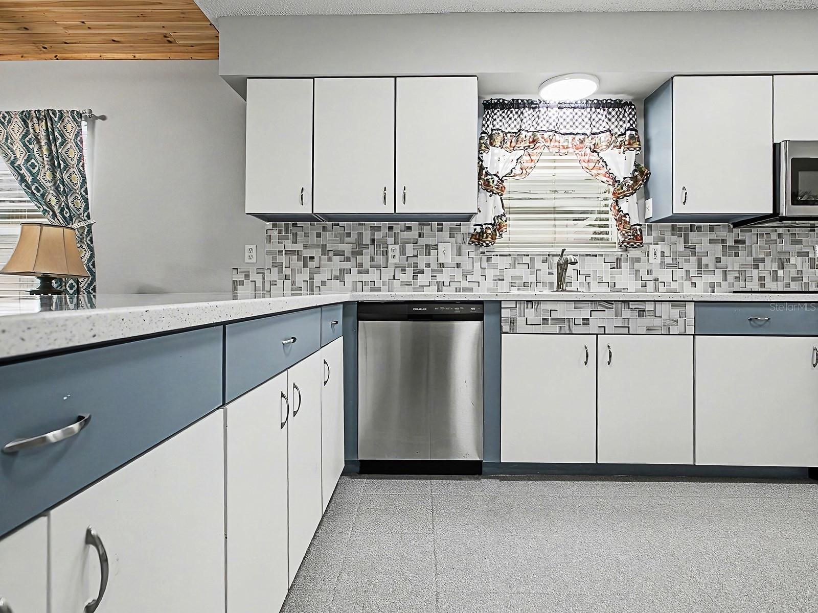 Image 14 of 38 For 634 Timbercrest Drive