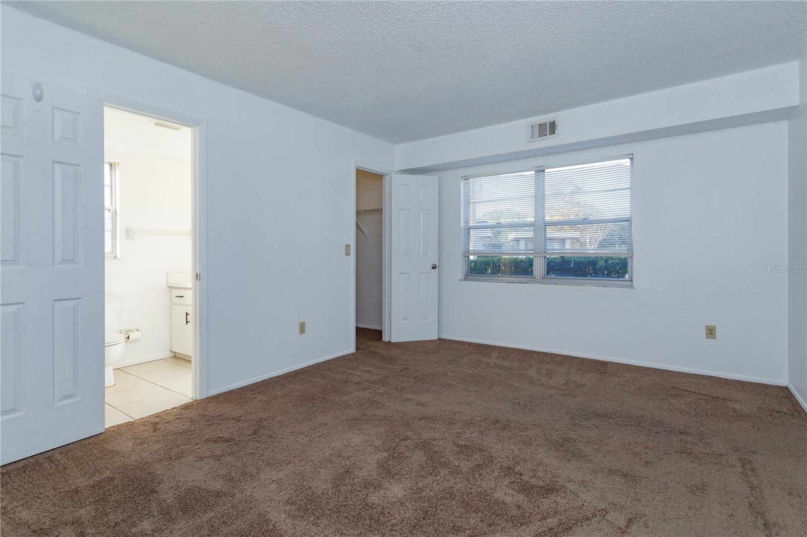 Image 12 of 20 For 81 Windtree Lane 104