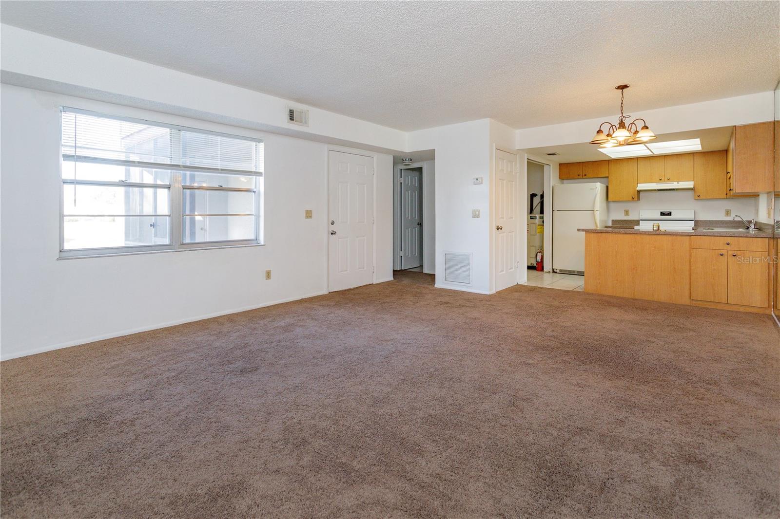 Image 5 of 20 For 81 Windtree Lane 104