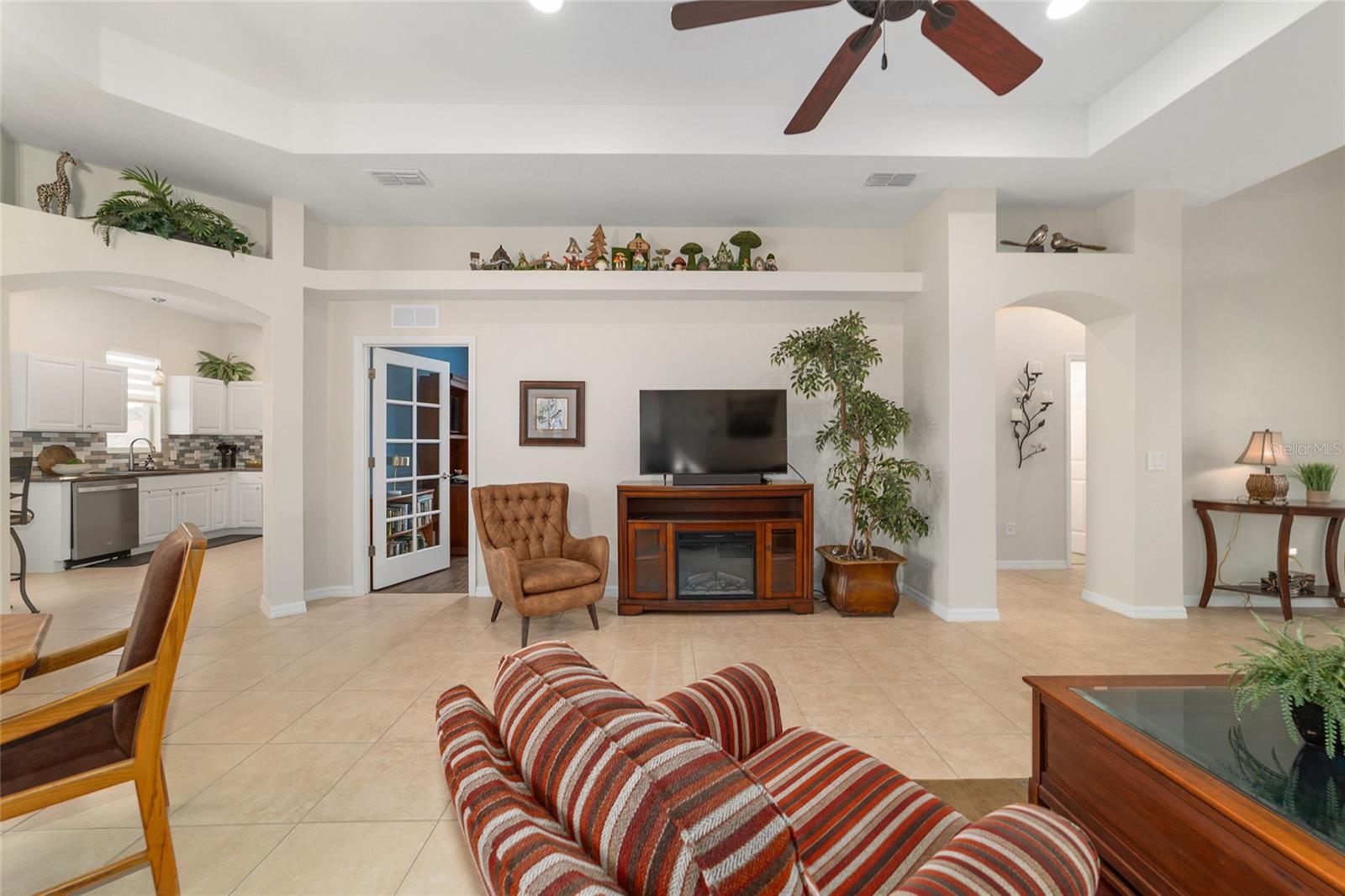 Image 12 of 53 For 10161 Mainsail Drive