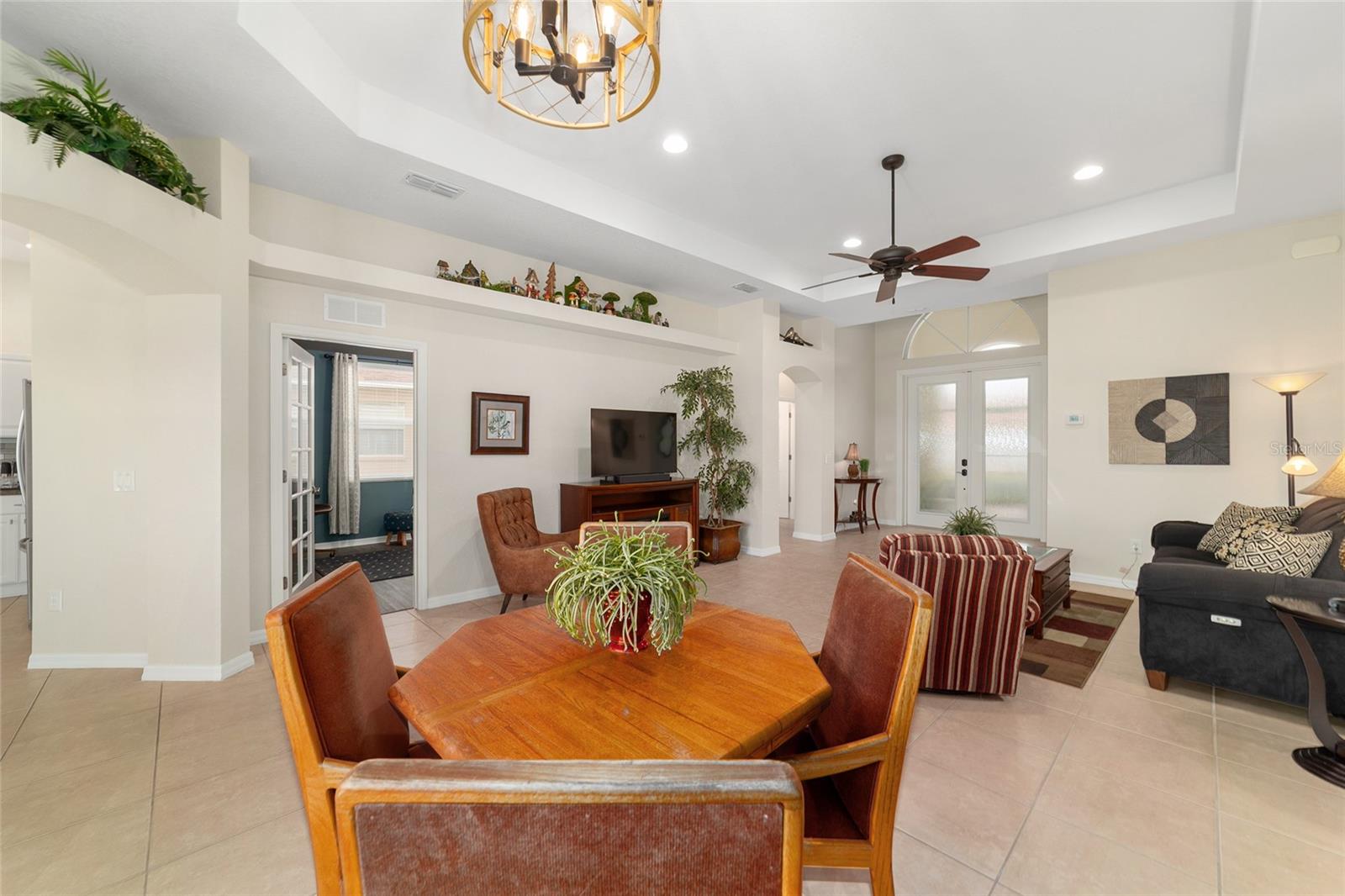 Image 18 of 53 For 10161 Mainsail Drive