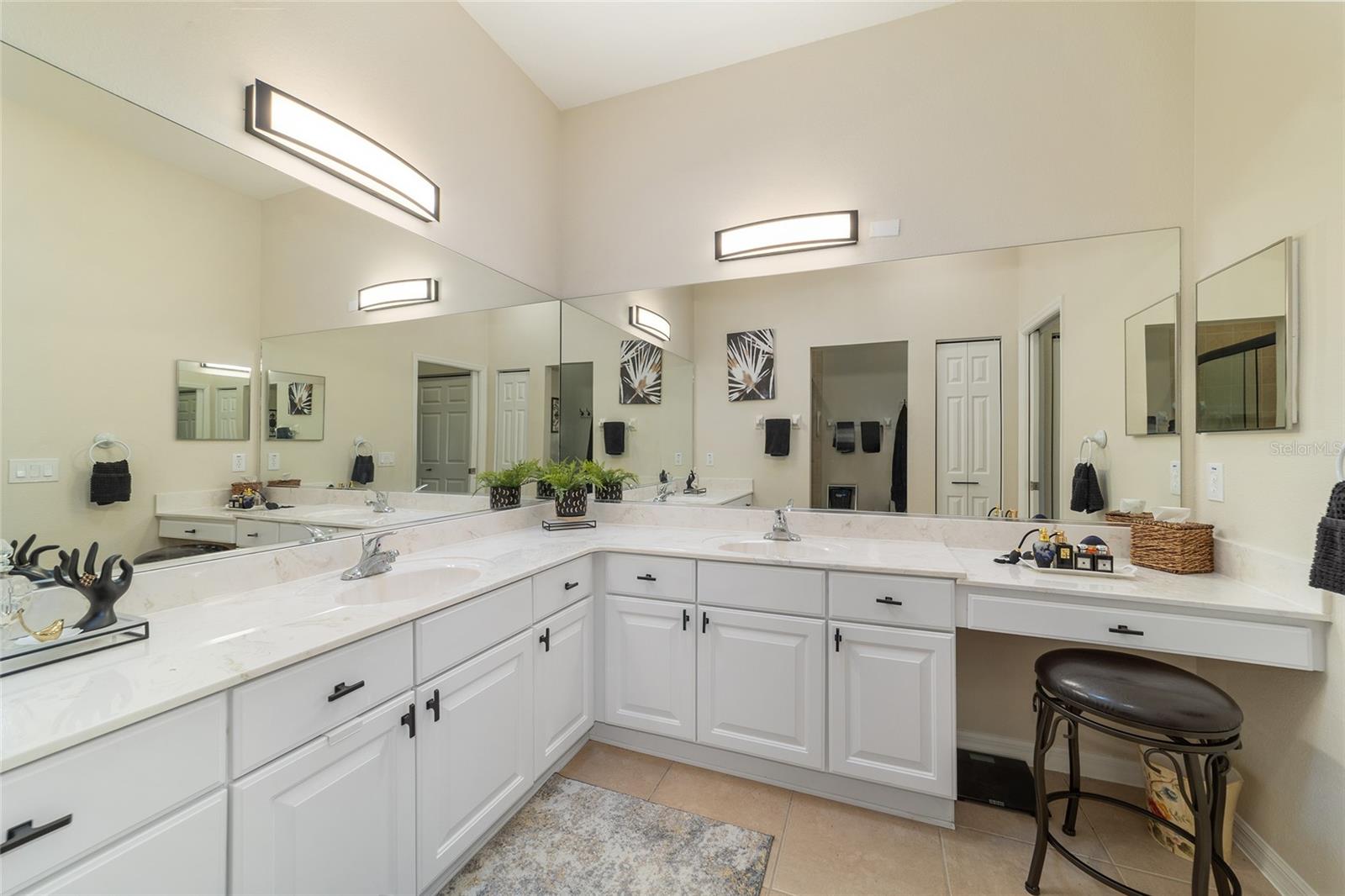 Image 25 of 53 For 10161 Mainsail Drive