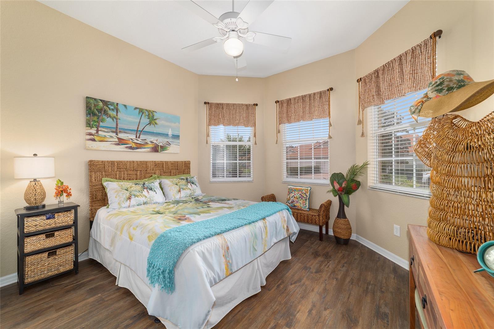 Image 28 of 53 For 10161 Mainsail Drive