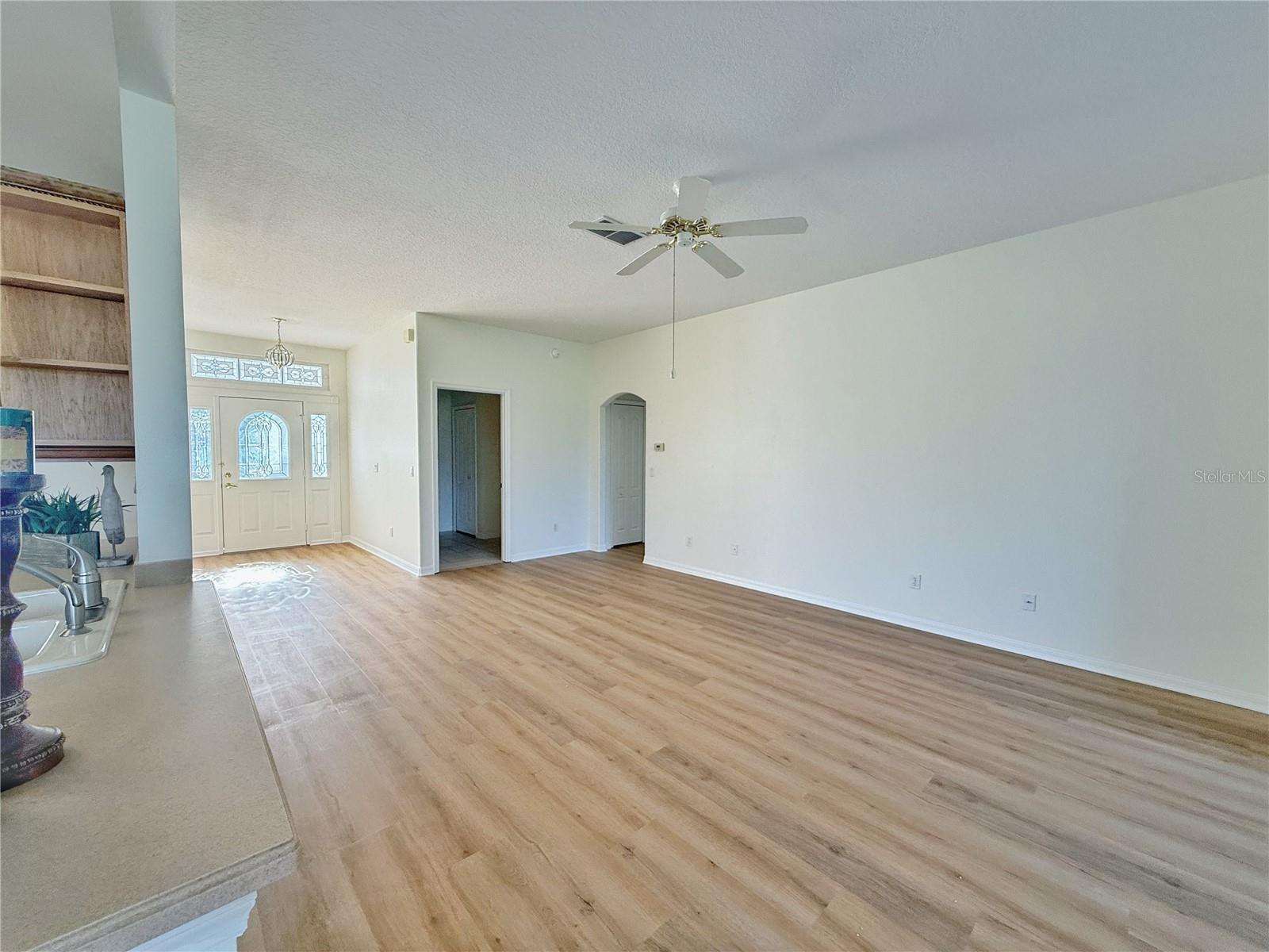 Image 11 of 49 For 2066 Dobson Street