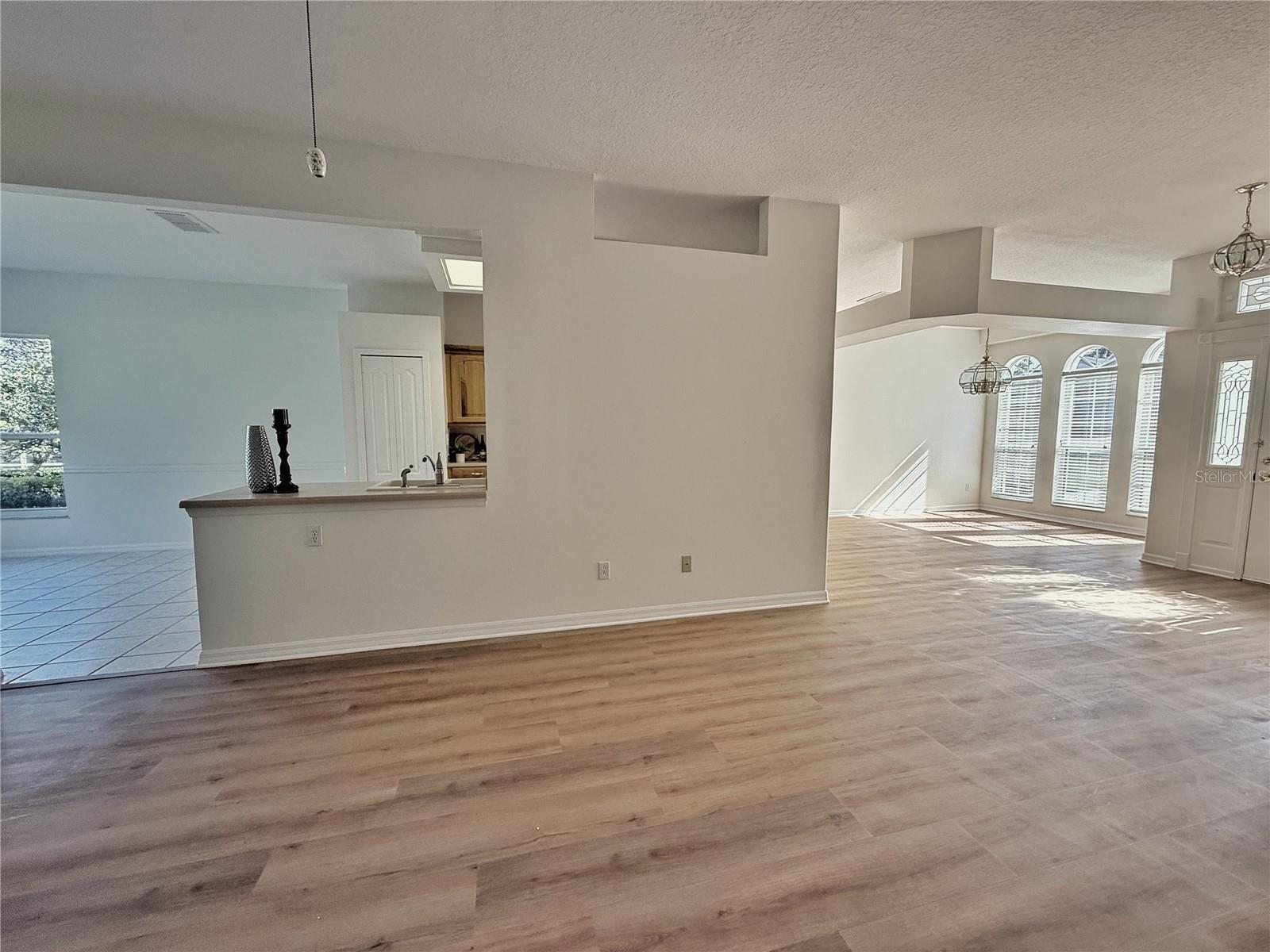 Image 13 of 49 For 2066 Dobson Street