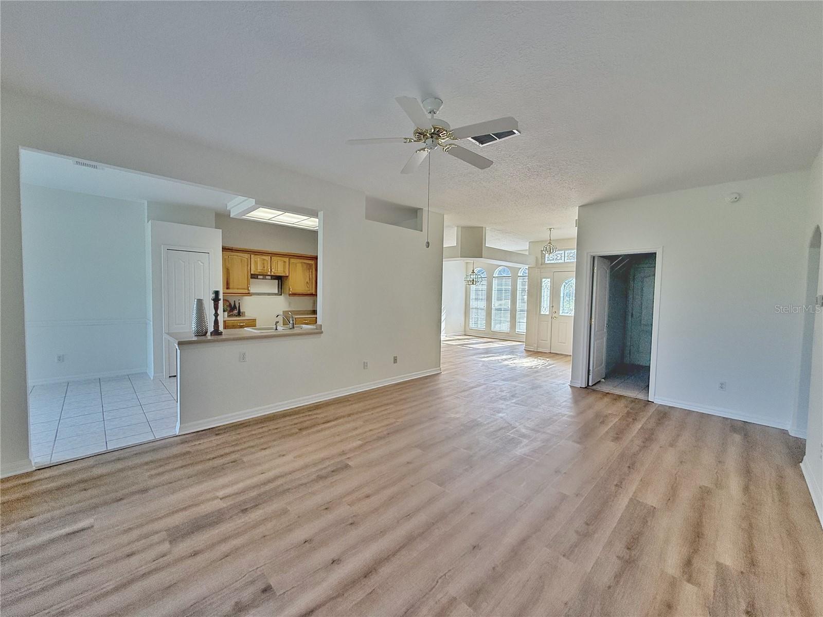 Image 3 of 49 For 2066 Dobson Street