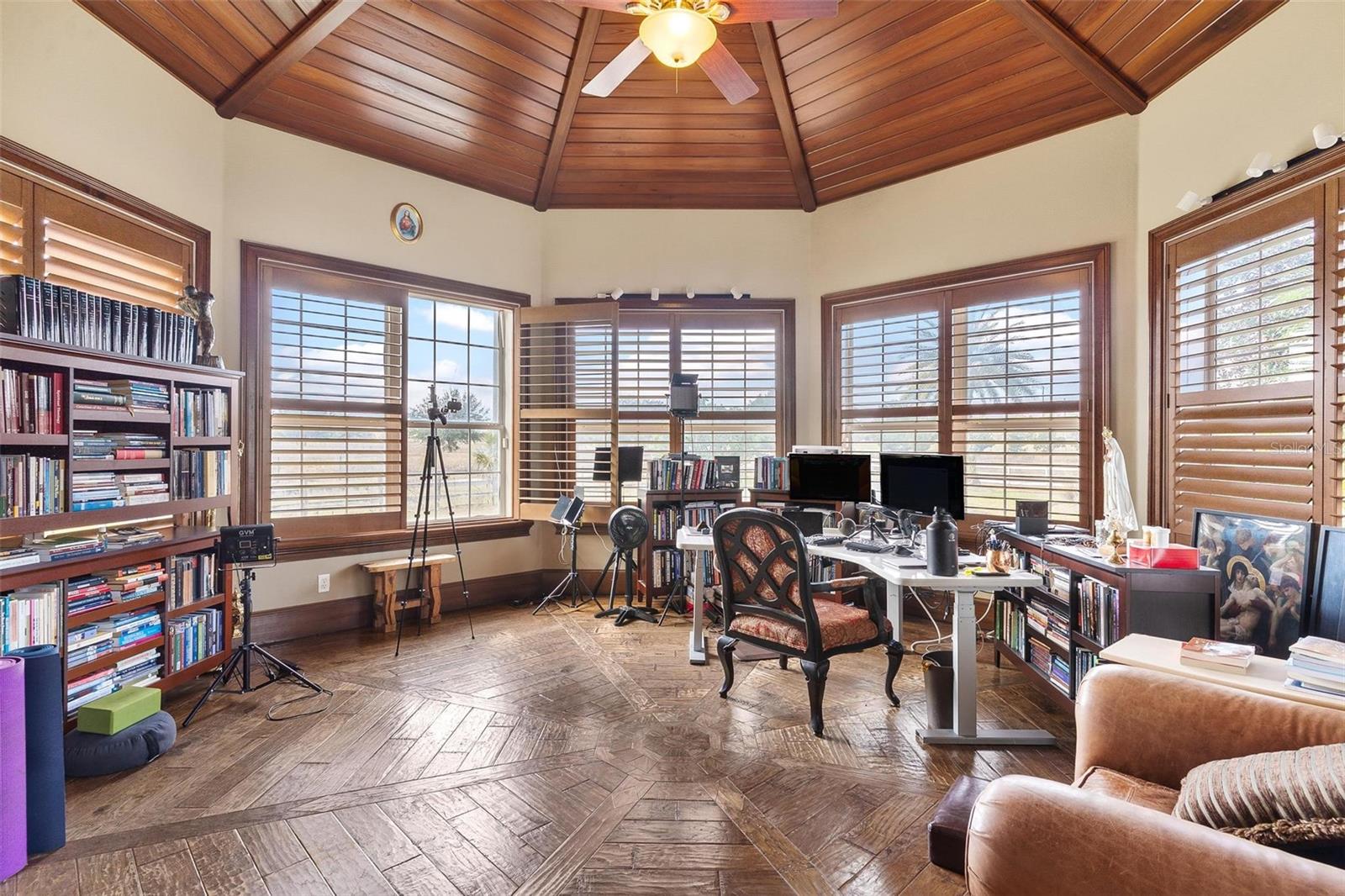 Image 12 of 96 For 39320 Lake Norris Road