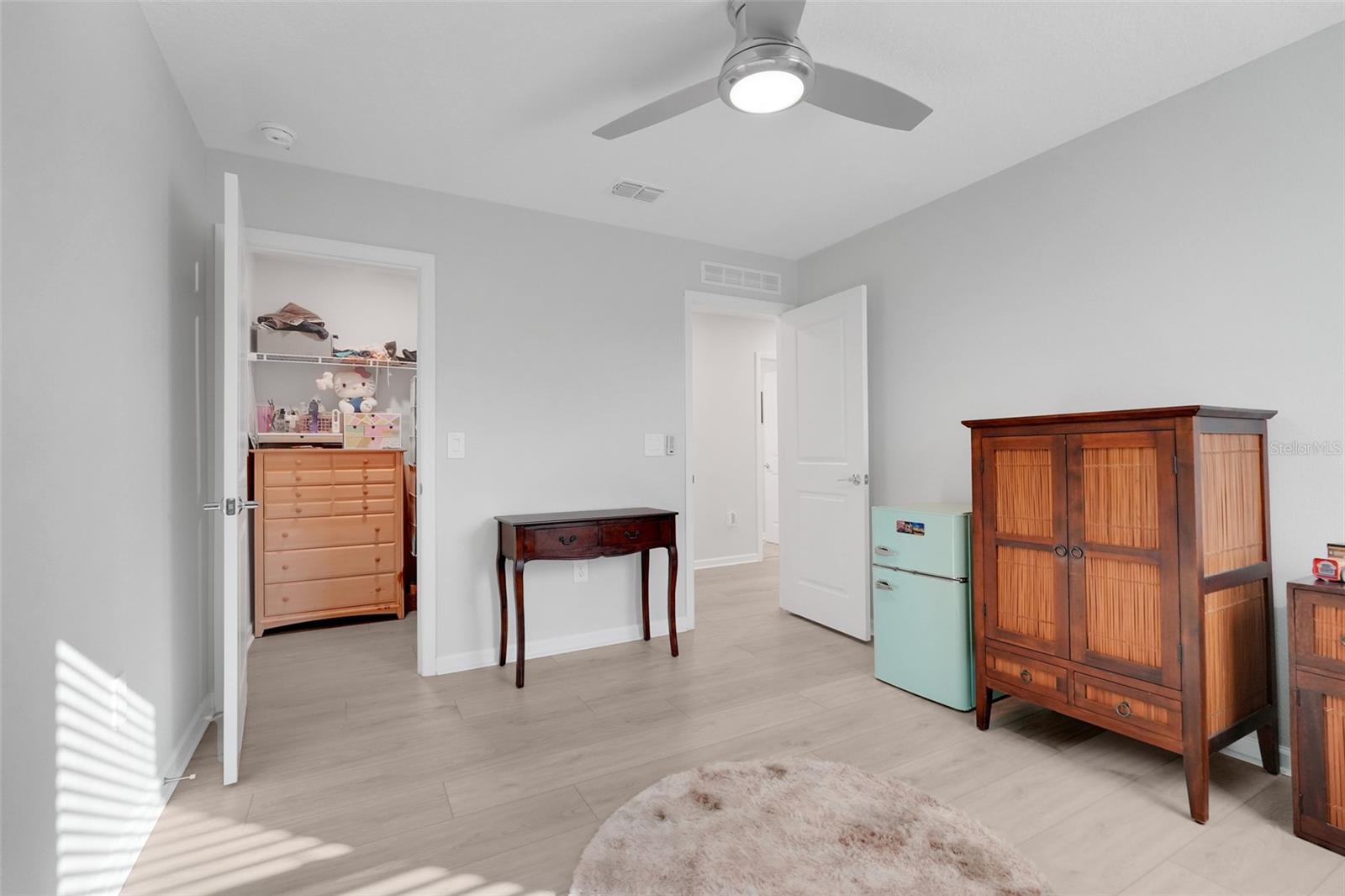 Image 14 of 57 For 3085 Armstrong Avenue