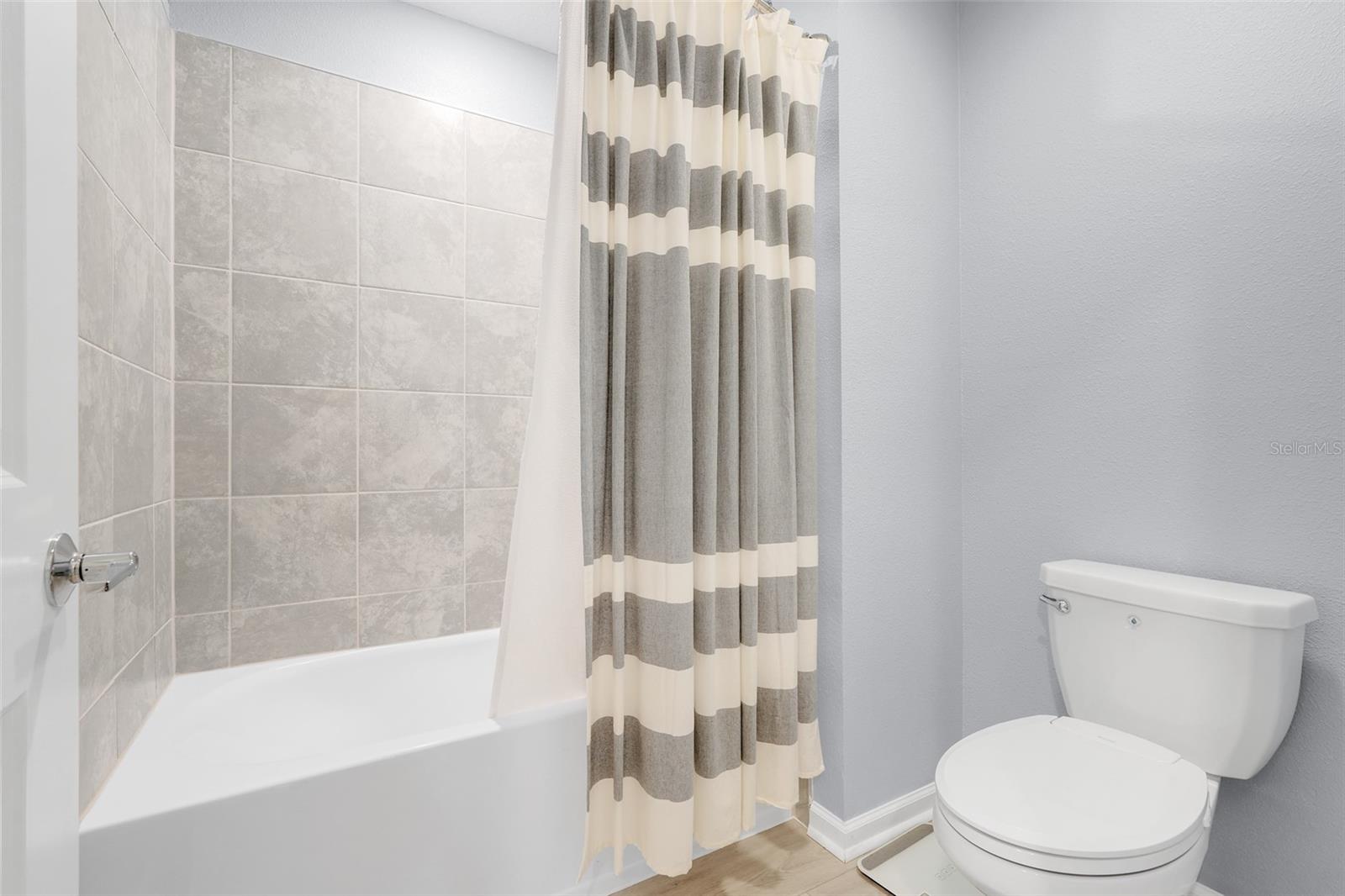 Image 18 of 57 For 3085 Armstrong Avenue