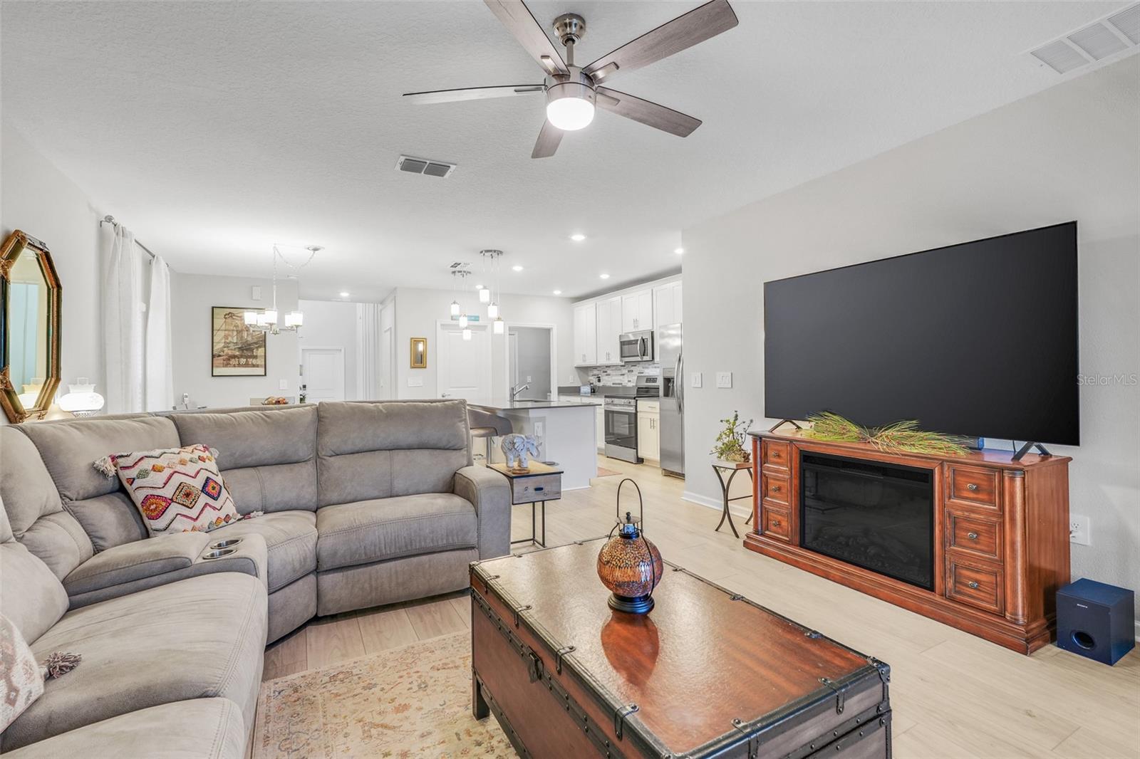 Image 37 of 57 For 3085 Armstrong Avenue