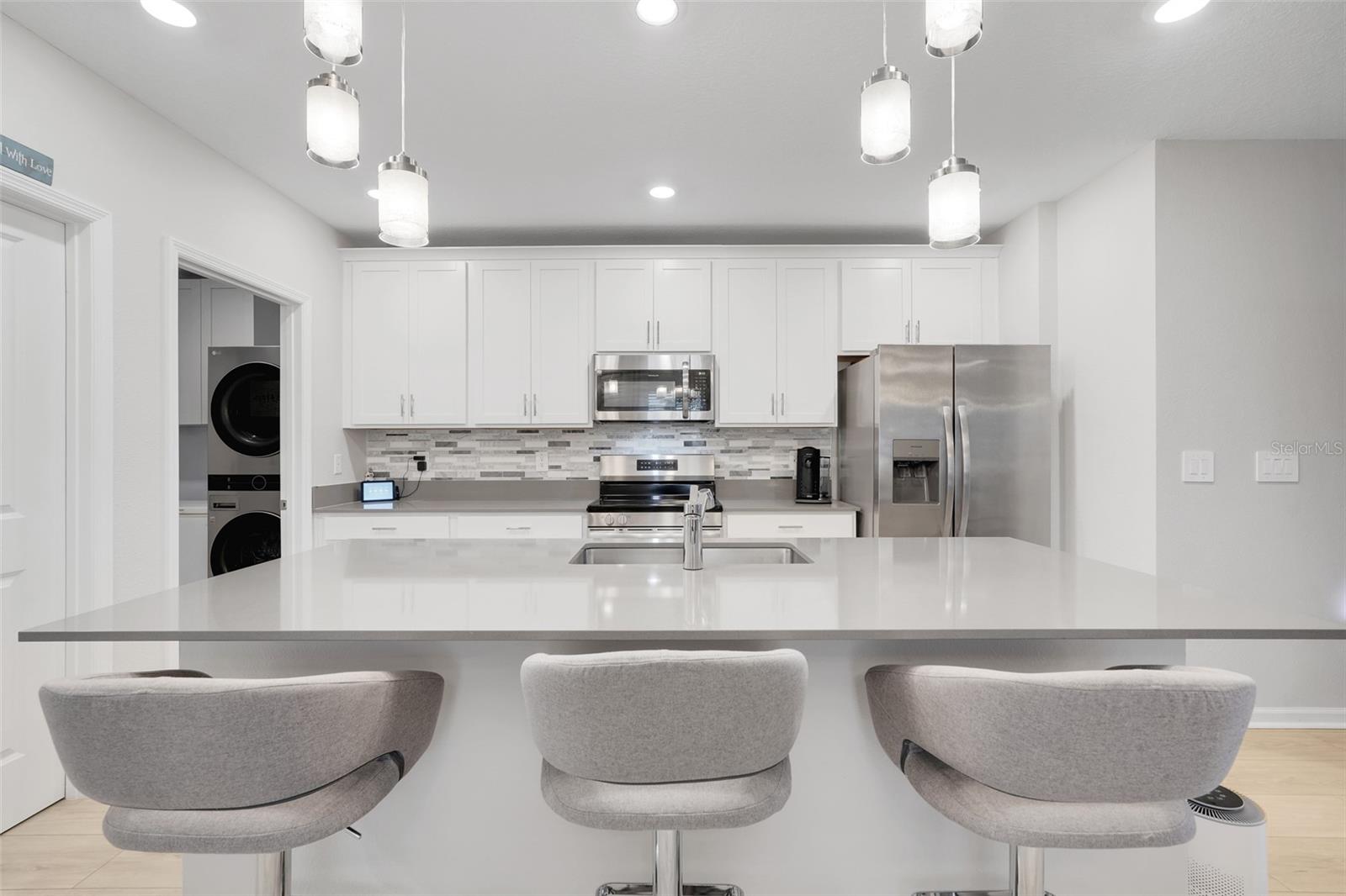 Image 5 of 57 For 3085 Armstrong Avenue