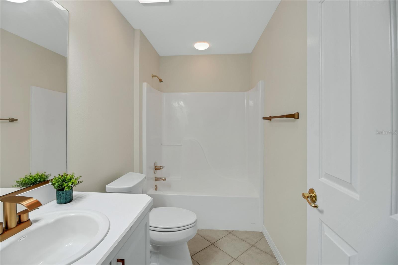 Image 36 of 51 For 119 Chula Vista Avenue