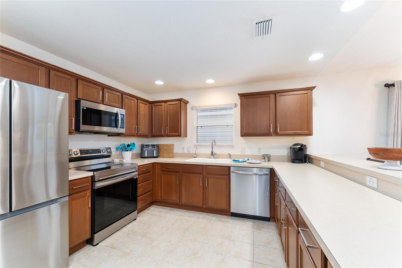 Image 14 of 71 For 1131 Southern Sun Drive