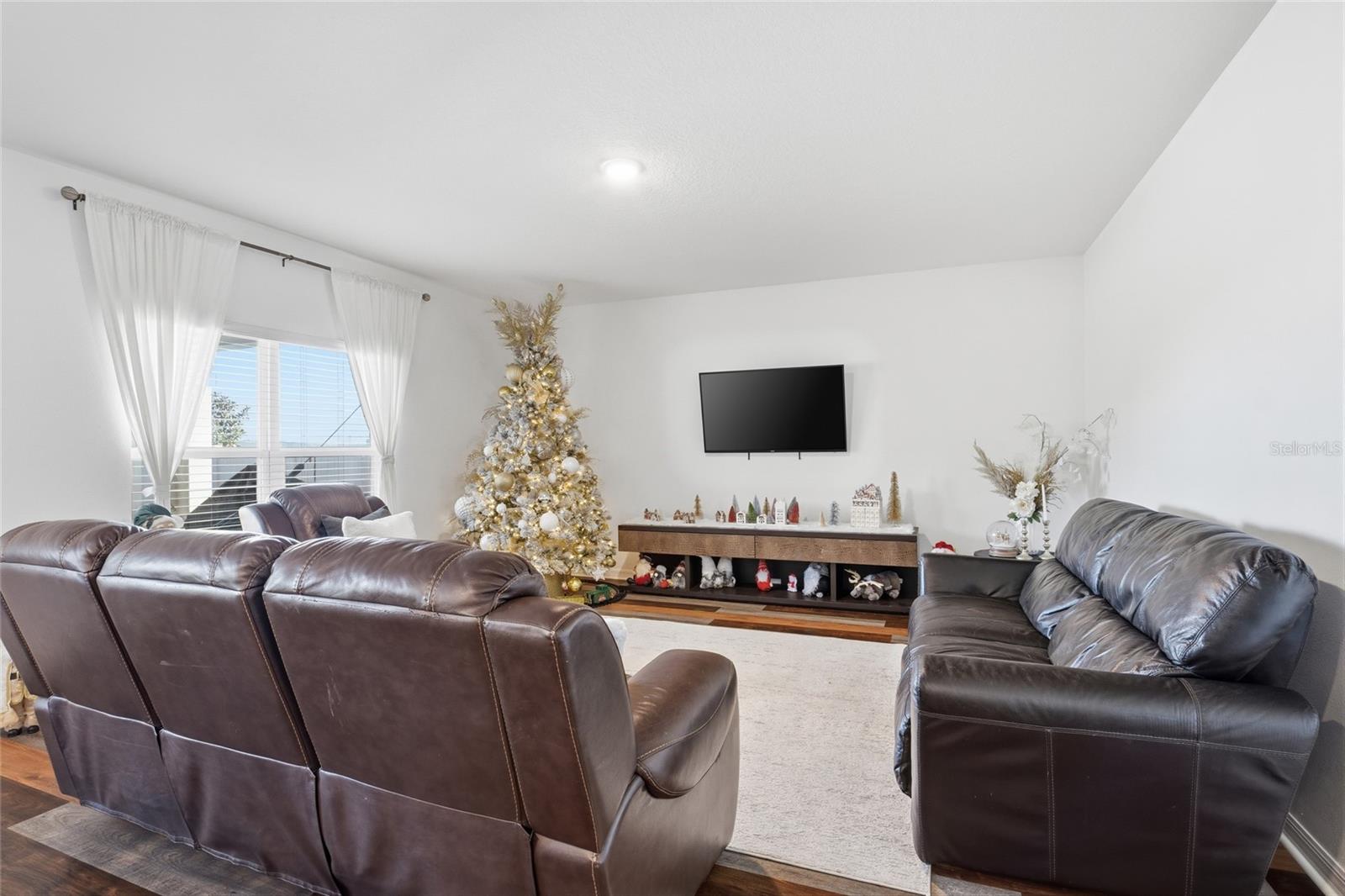 Image 10 of 49 For 151 Maravilla Way