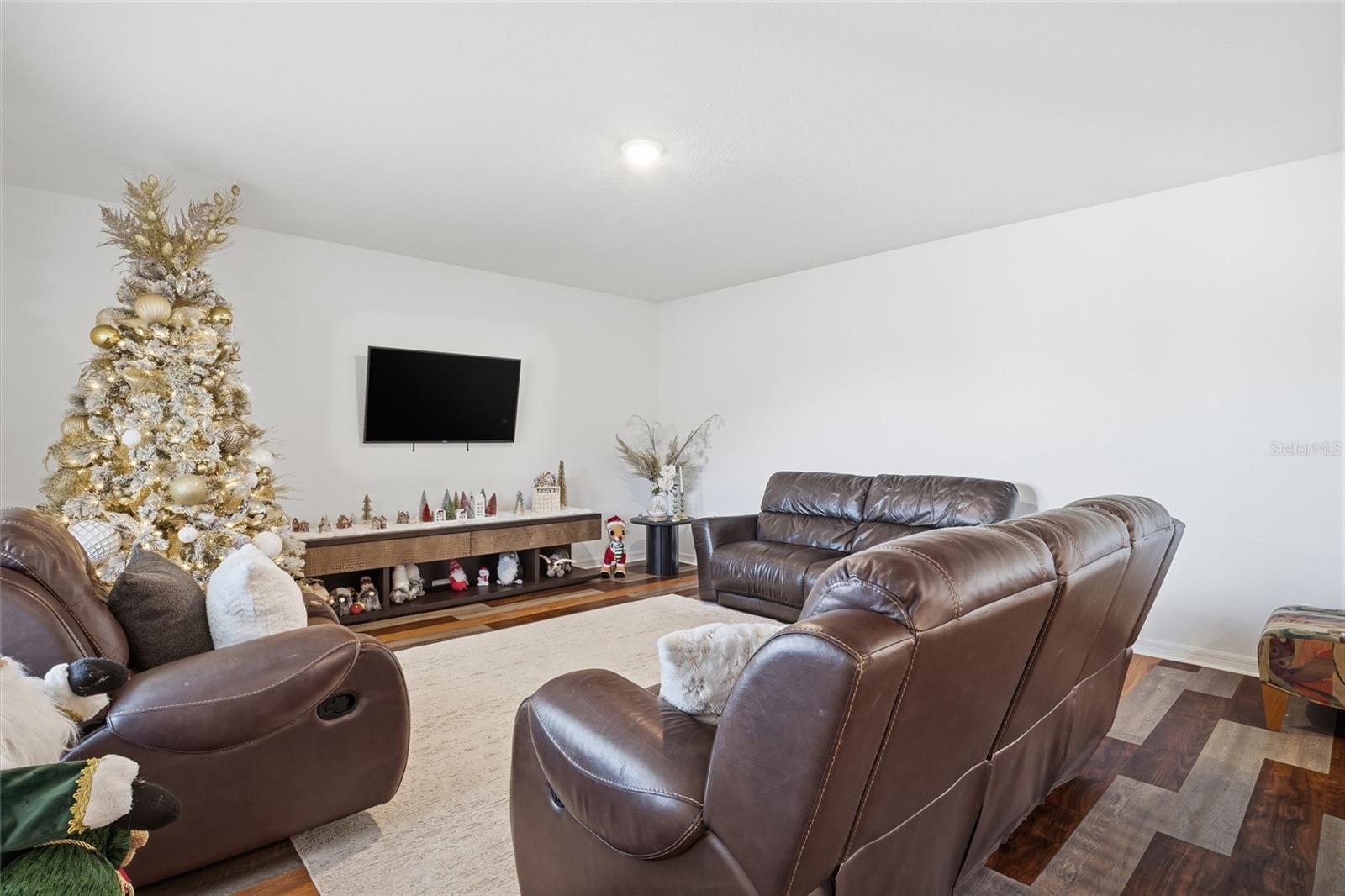 Image 11 of 49 For 151 Maravilla Way