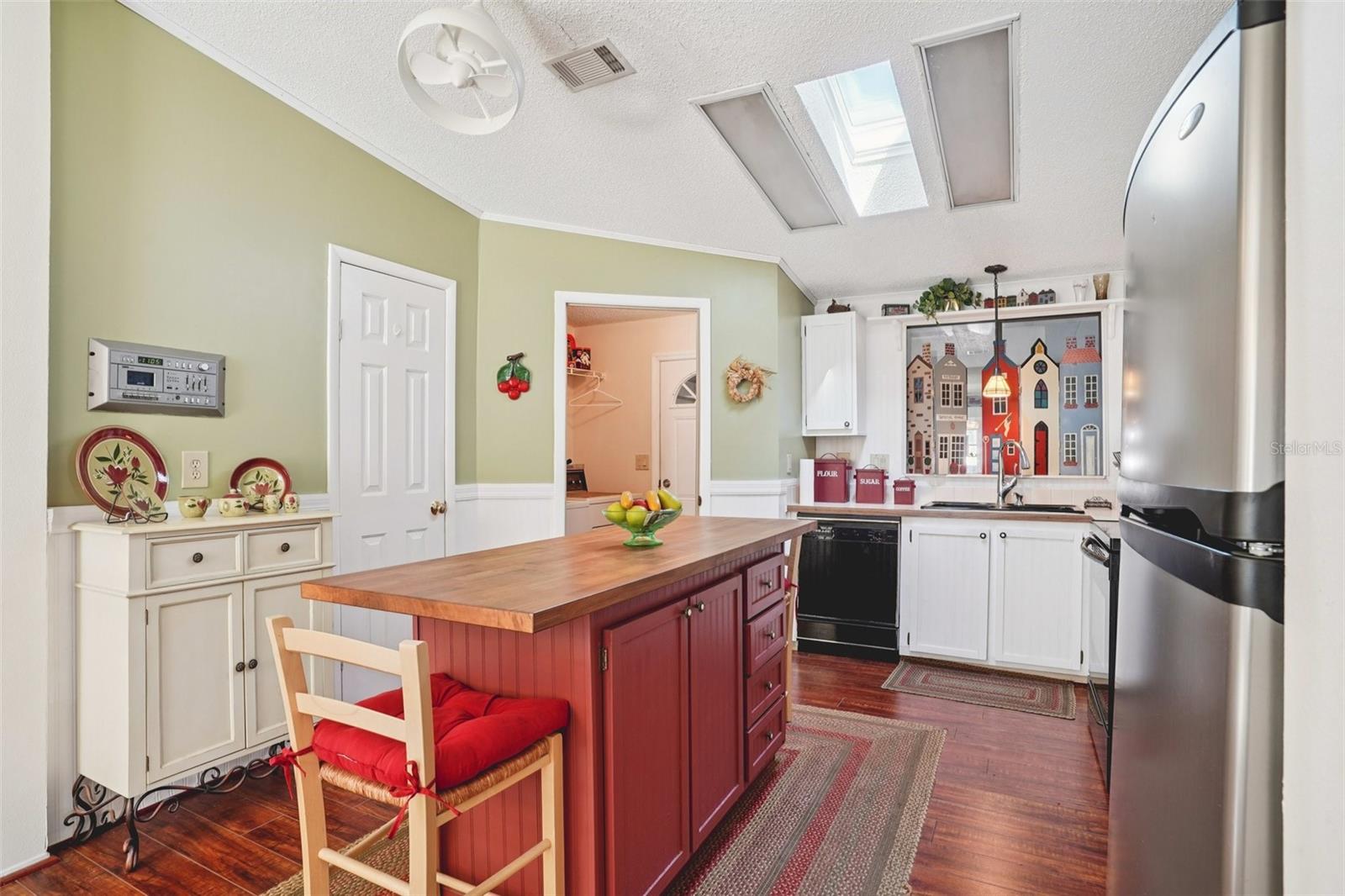 Image 21 of 45 For 1409 Torrey Pines Drive