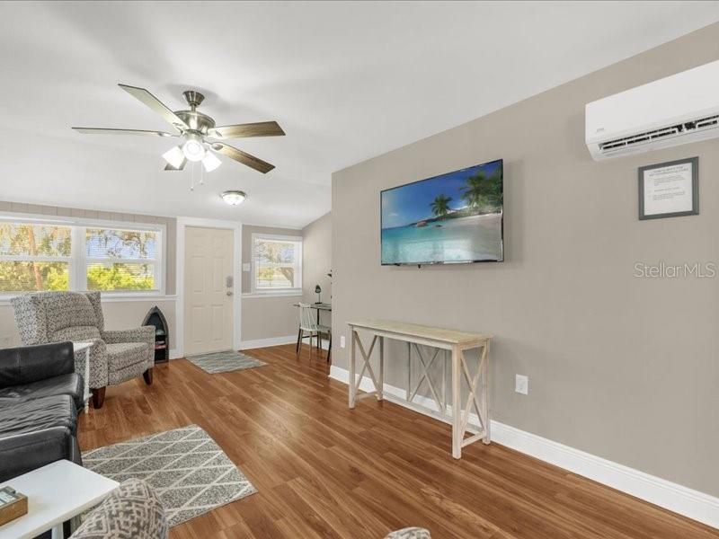 Image 4 of 24 For 1214 Caroline Street