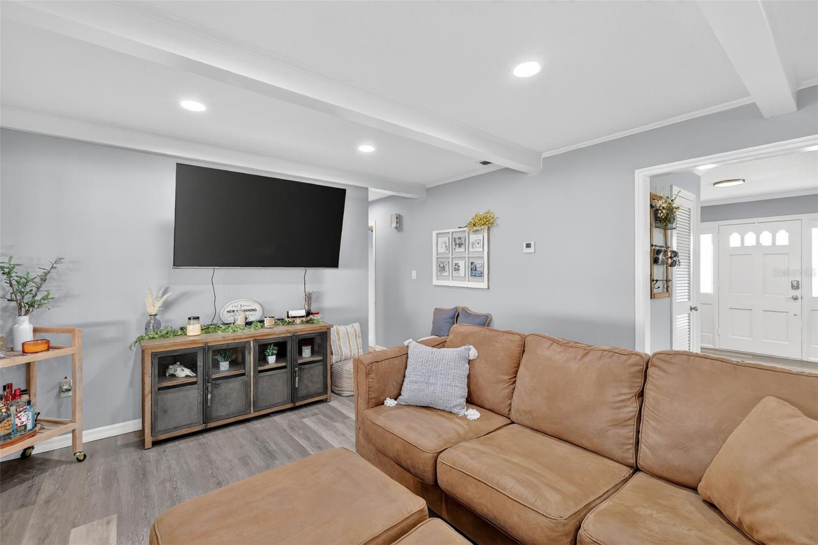 Image 11 of 44 For 1101 Country Club Road