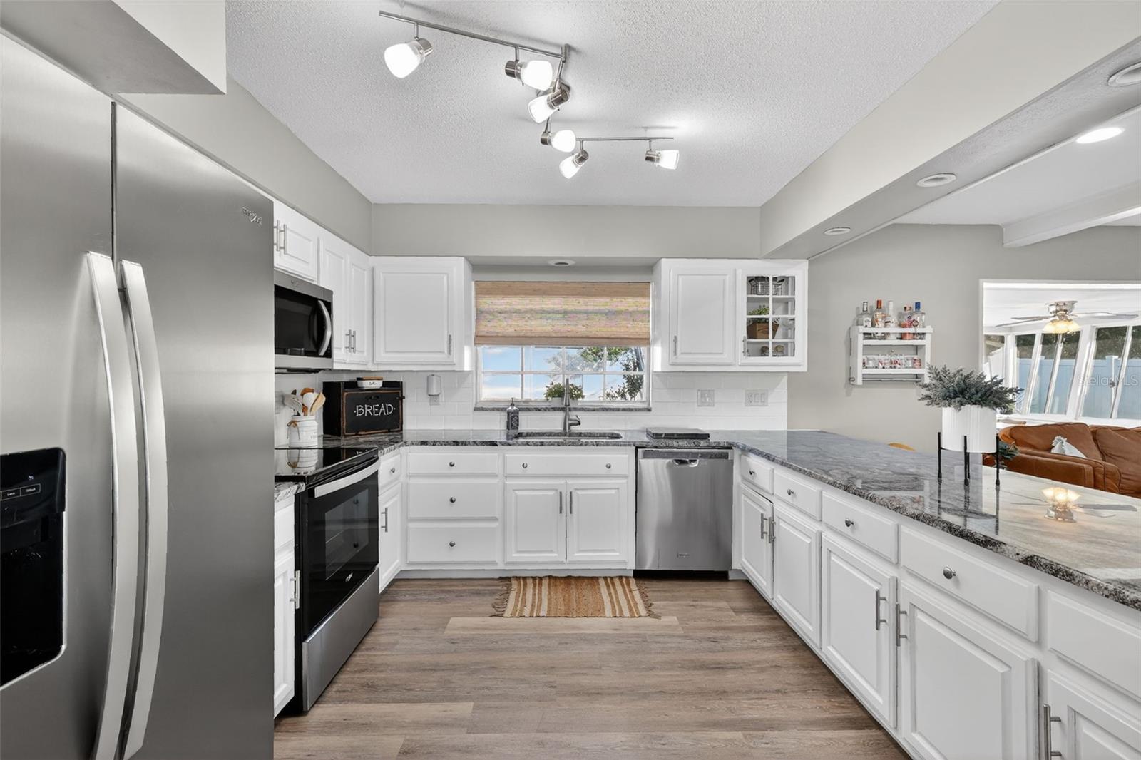 Image 15 of 44 For 1101 Country Club Road