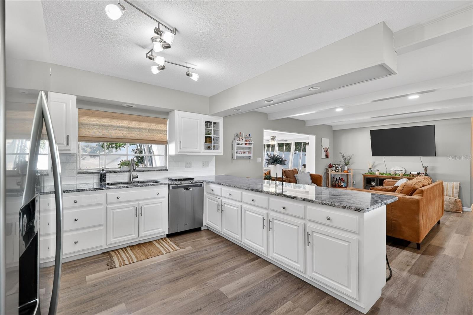 Image 16 of 44 For 1101 Country Club Road