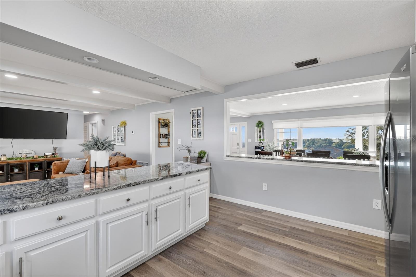 Image 17 of 44 For 1101 Country Club Road