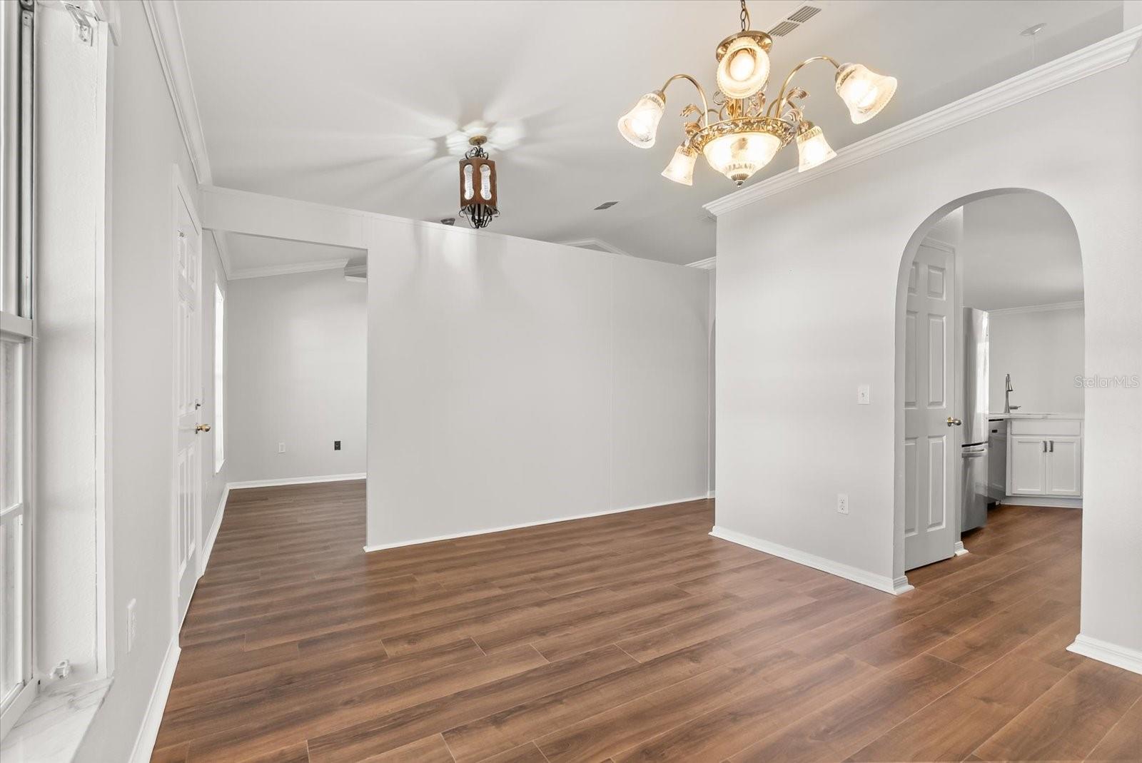 Image 6 of 29 For 116 Timbercreek Pines Circle