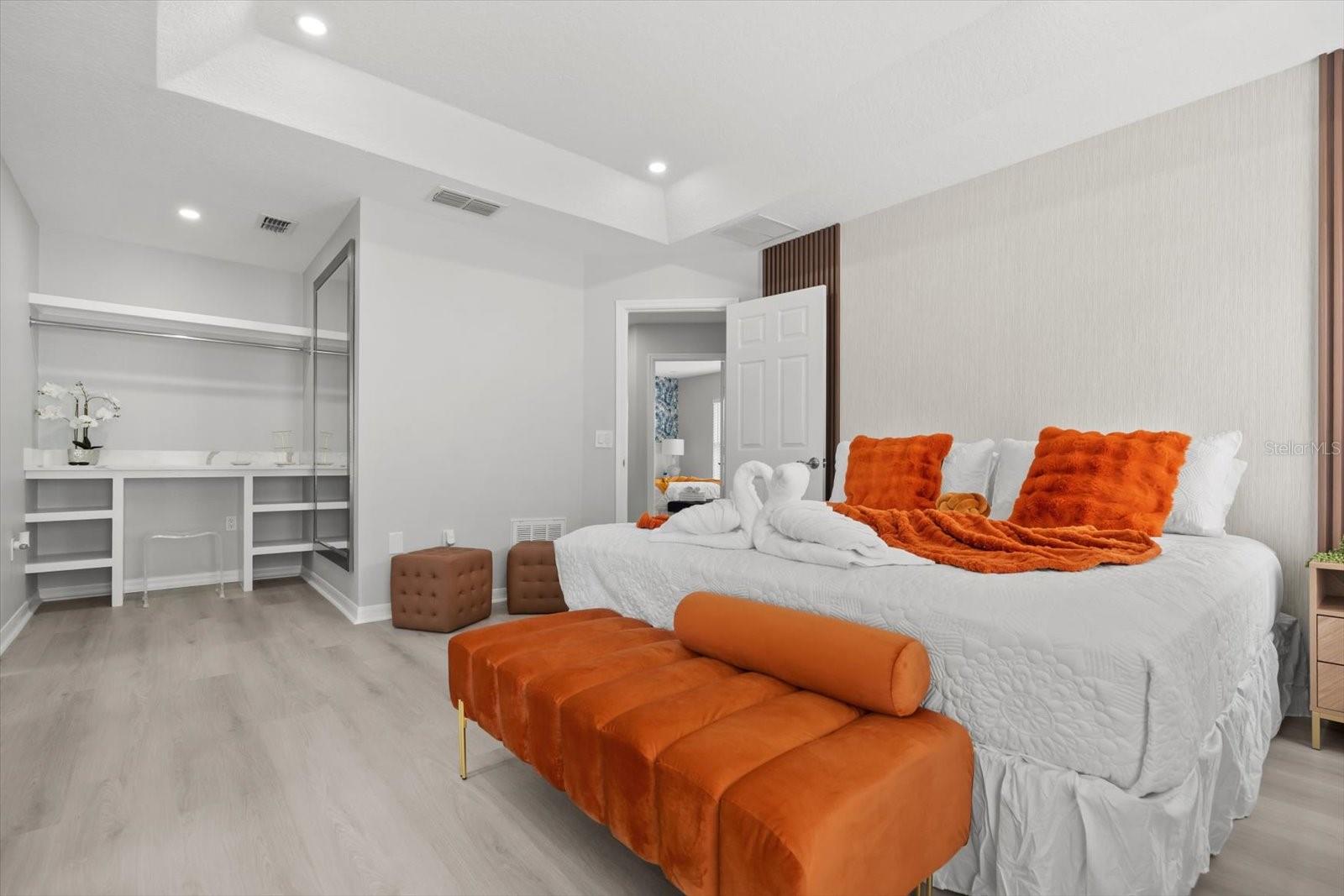 Image 15 of 51 For 117 Forest View Court