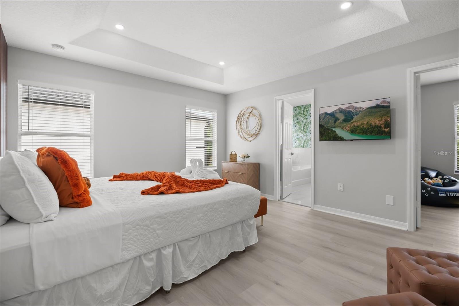 Image 16 of 51 For 117 Forest View Court