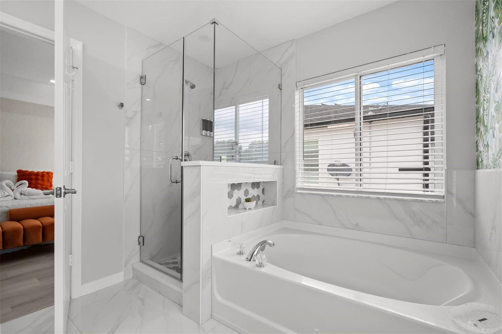 Image 22 of 51 For 117 Forest View Court