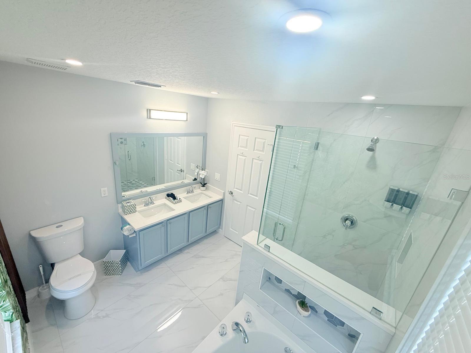 Image 24 of 51 For 117 Forest View Court